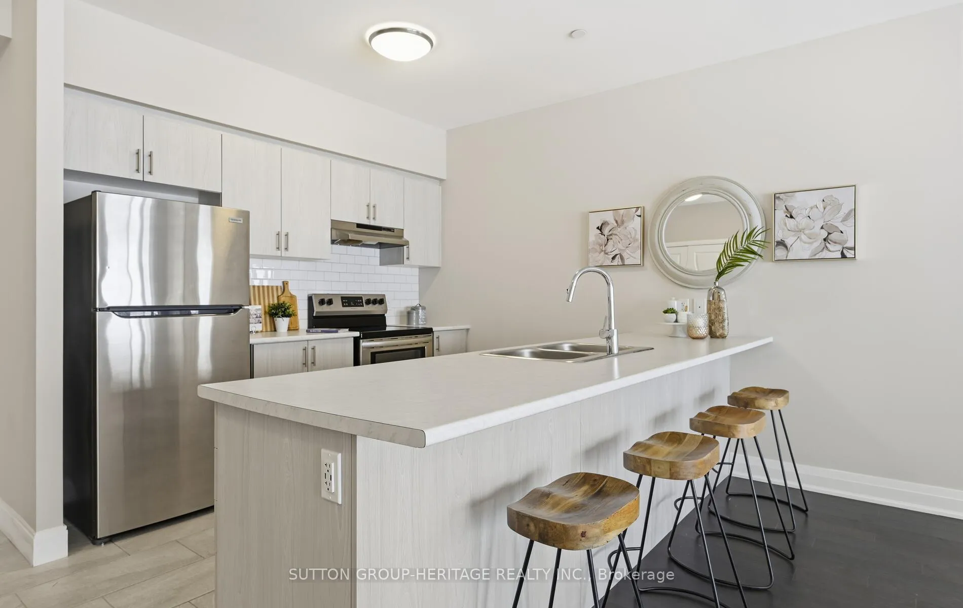 Photo 3 of Unit 102, 344 Florence Drive, Peterborough, Monaghan Ward 2 — HOMEH