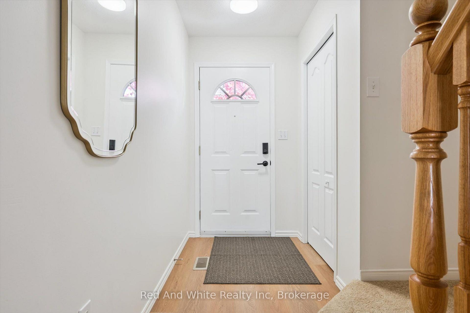 Photo 3 of Unit 3, 151 Clairfields Drive E, Guelph, Pineridge/Westminster Woods — HOMEH