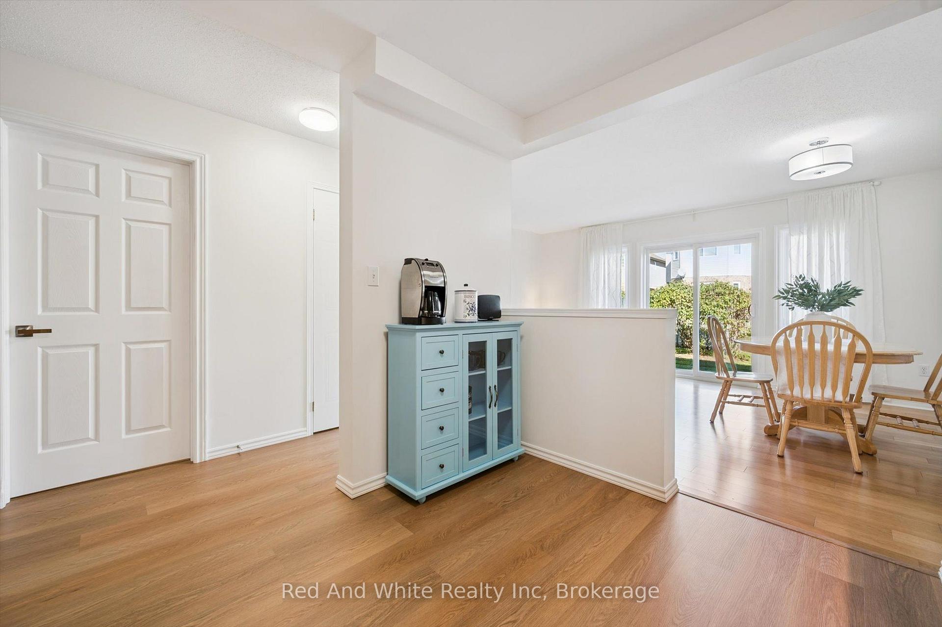 Photo 8 of Unit 3, 151 Clairfields Drive E, Guelph, Pineridge/Westminster Woods — HOMEH
