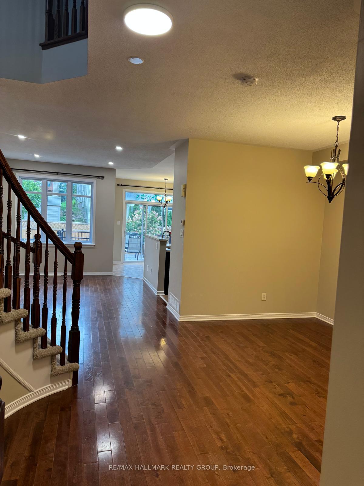 Photo 2 of 248 Badgeley Avenue, Ottawa, Kanata - Kanata Lakes/Heritage Hills — HOMEH