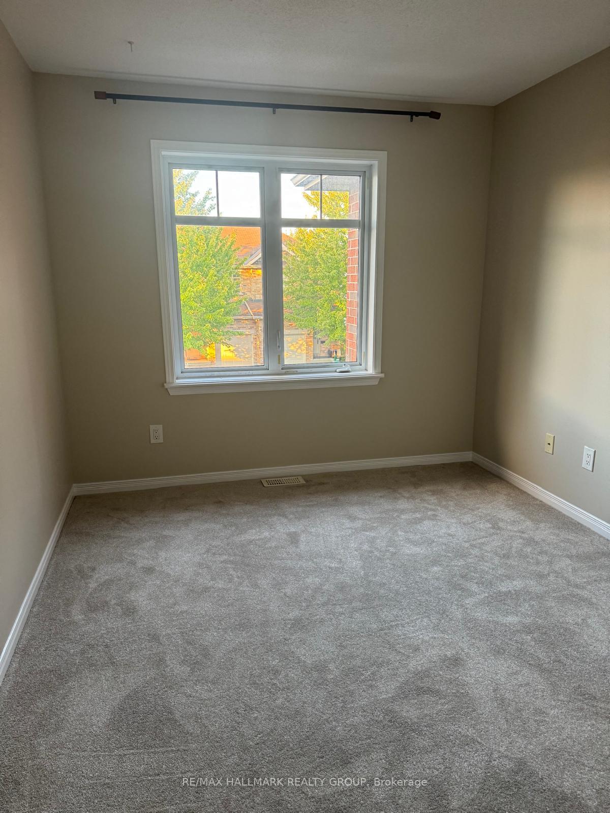 Photo 13 of 248 Badgeley Avenue, Ottawa, Kanata - Kanata Lakes/Heritage Hills — HOMEH