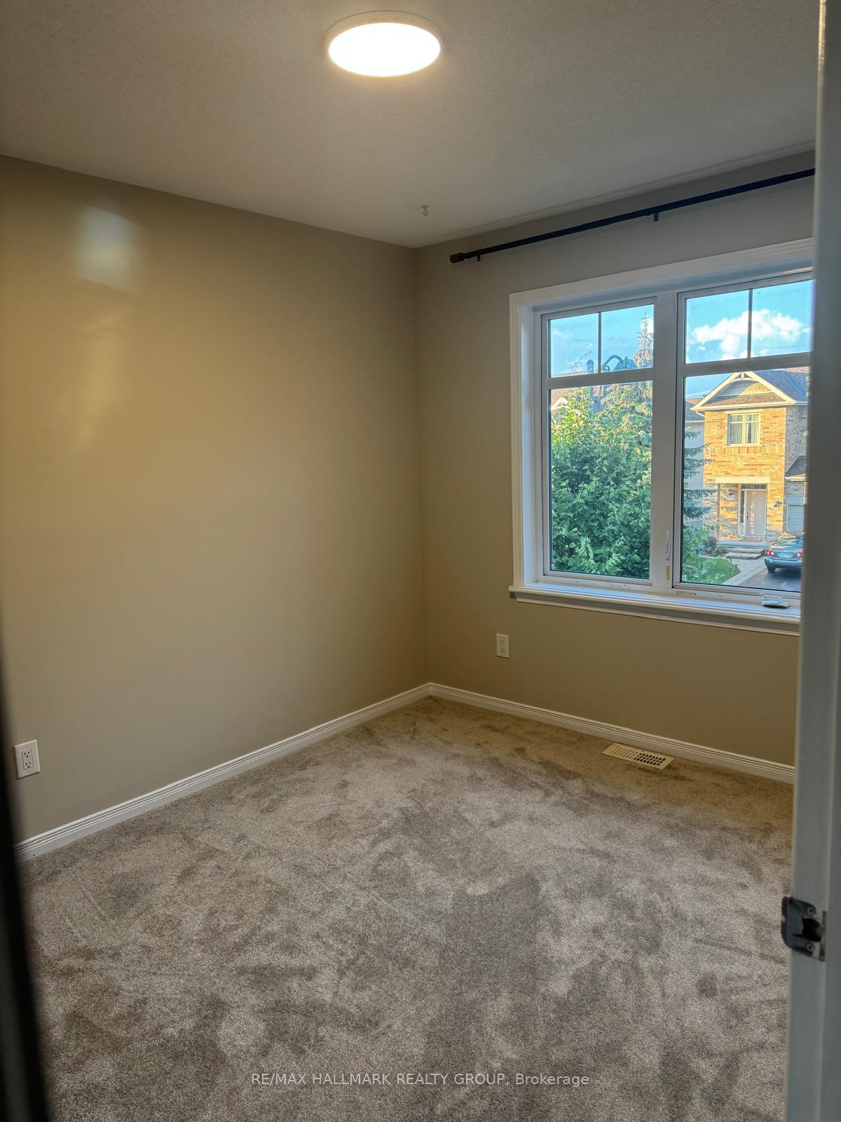 Photo 15 of 248 Badgeley Avenue, Ottawa, Kanata - Kanata Lakes/Heritage Hills — HOMEH