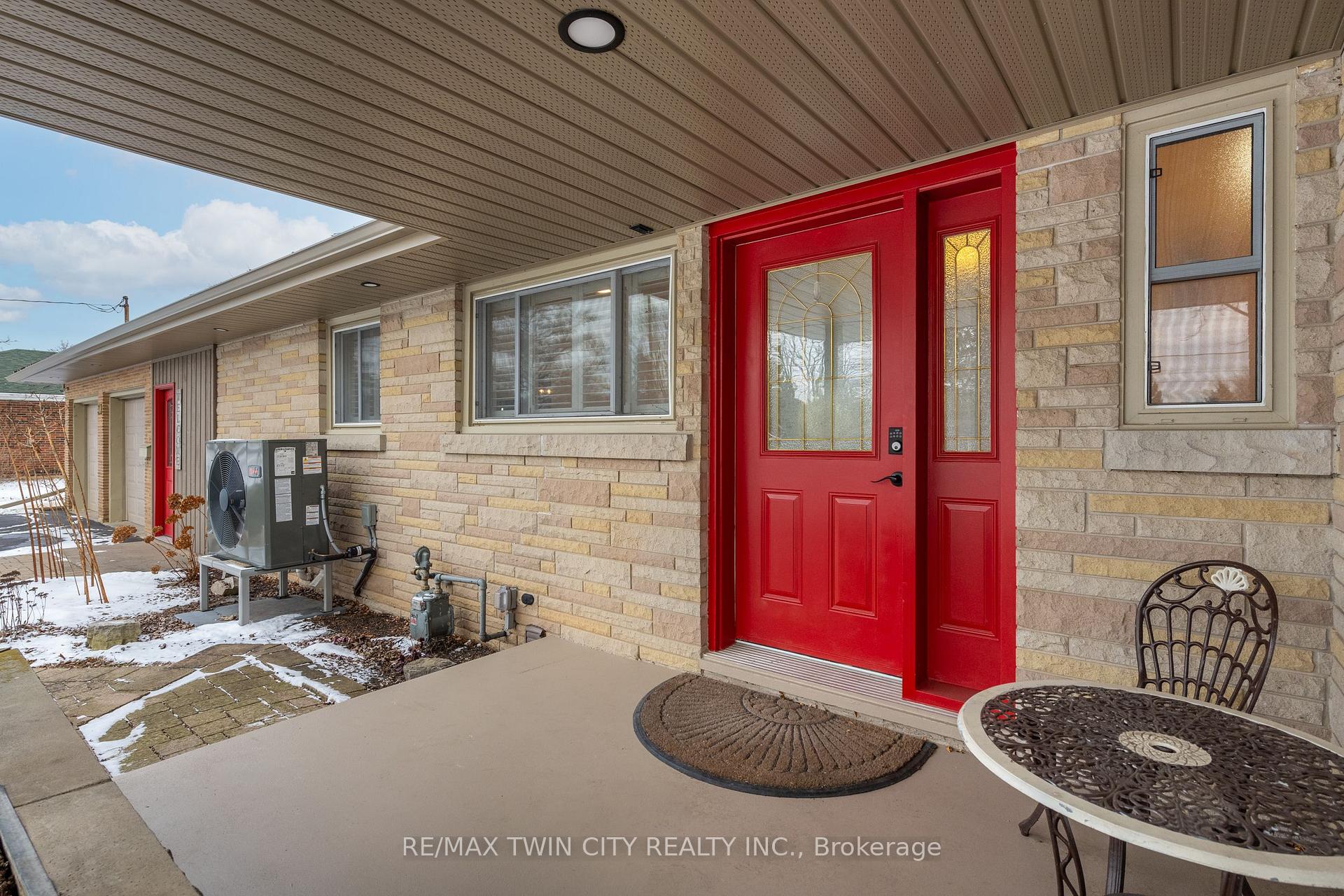 Photo 3 of 30 Rosehill Avenue, Brant, Brantford Twp — HOMEH