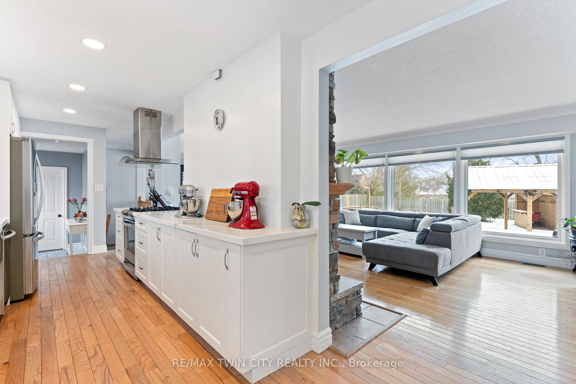 Photo 6 of 30 Rosehill Avenue, Brant, Brantford Twp — HOMEH
