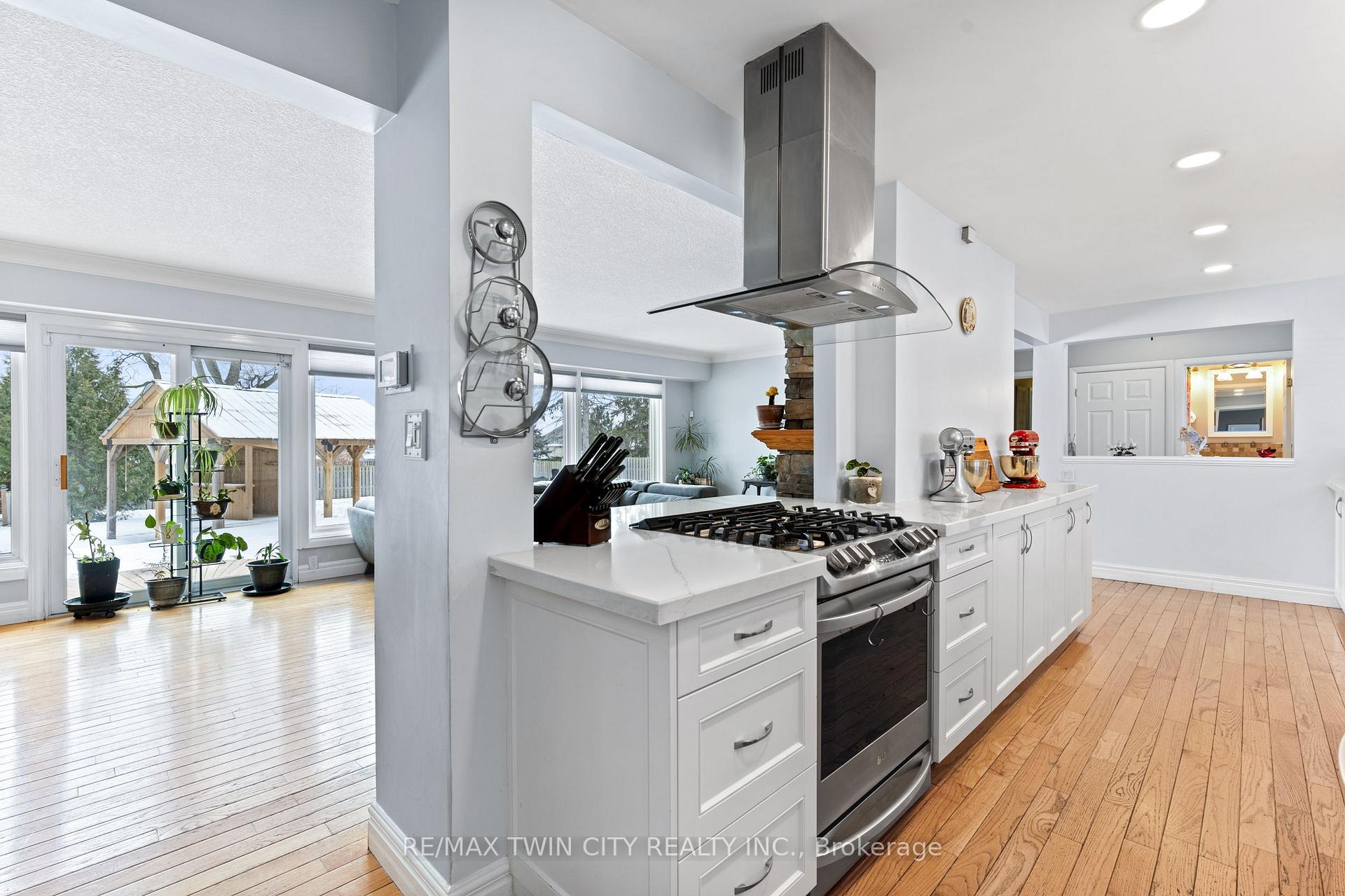 Photo 8 of 30 Rosehill Avenue, Brant, Brantford Twp — HOMEH