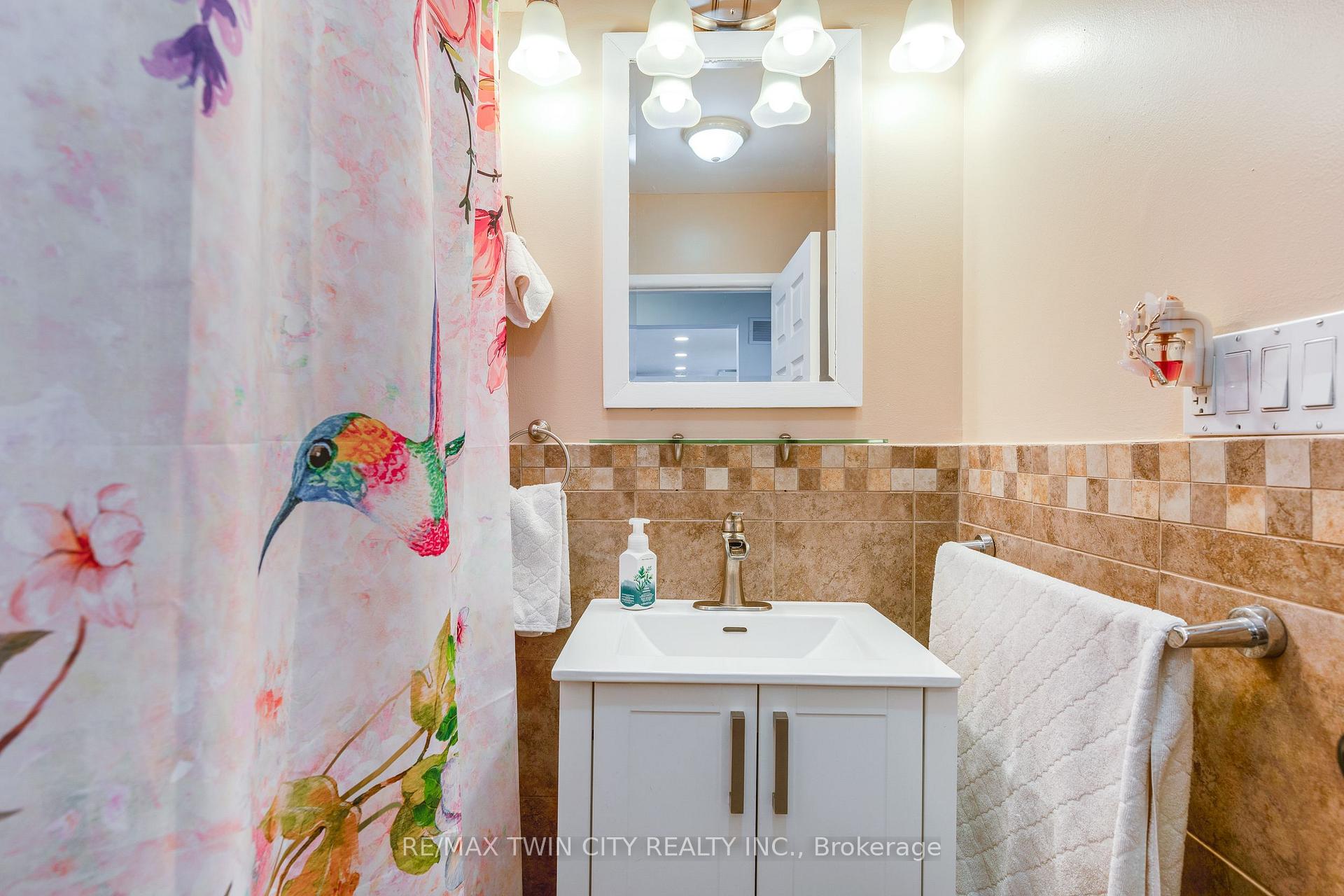 Photo 15 of 30 Rosehill Avenue, Brant, Brantford Twp — HOMEH