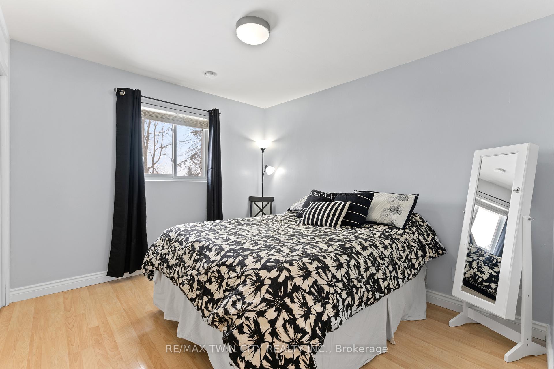 Photo 19 of 30 Rosehill Avenue, Brant, Brantford Twp — HOMEH