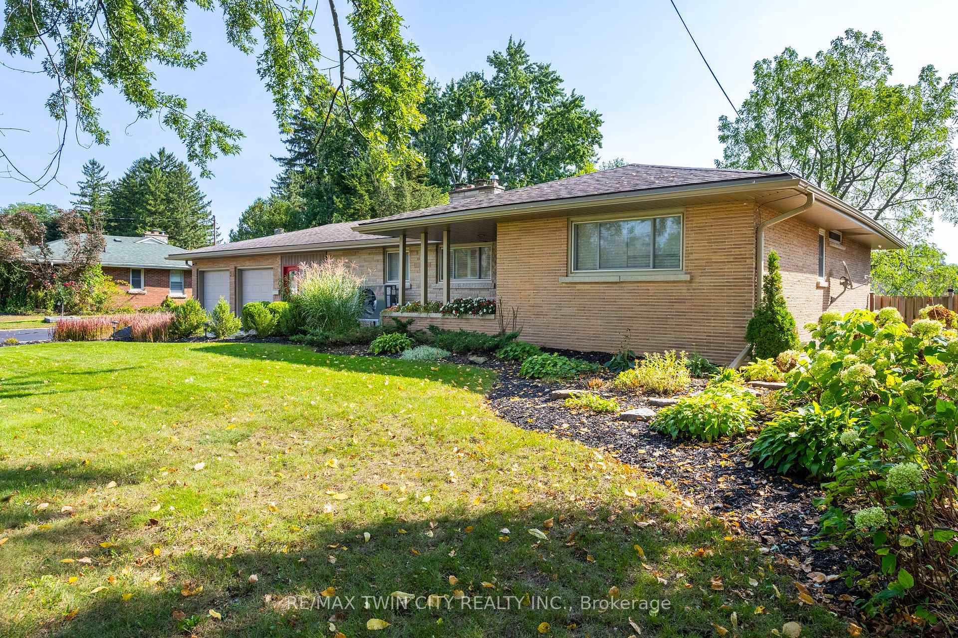 Photo 32 of 30 Rosehill Avenue, Brant, Brantford Twp — HOMEH