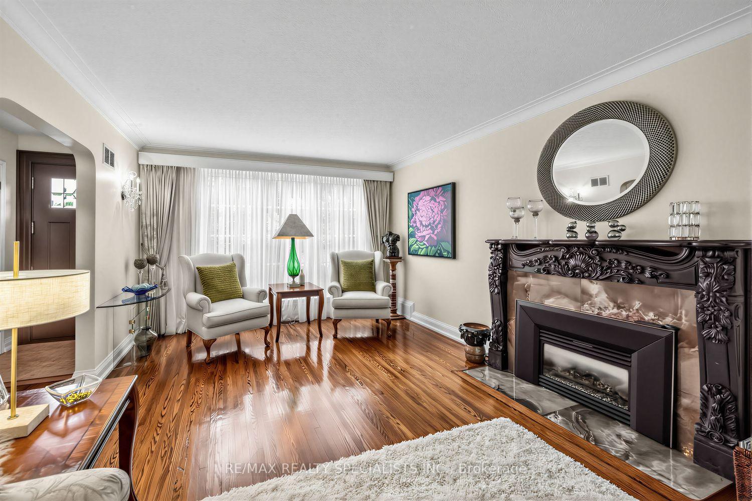 Photo 6 of 1211 Royal York Road, Etobicoke, Edenbridge-Humber Valley — HOMEH