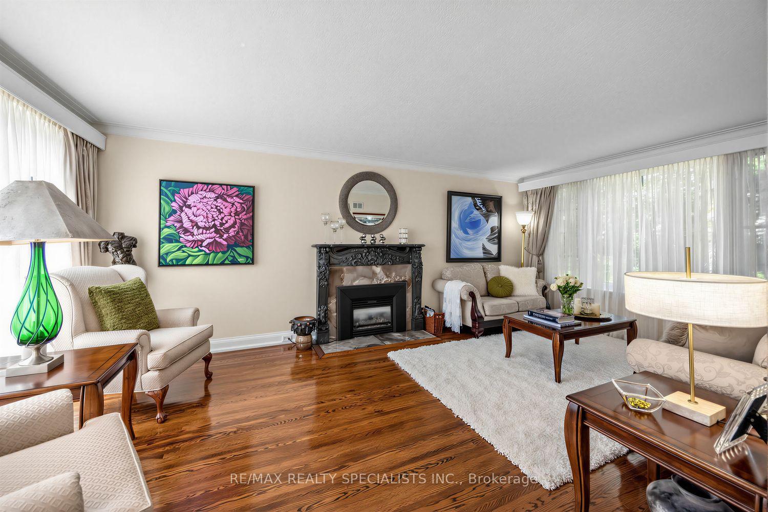 Photo 7 of 1211 Royal York Road, Etobicoke, Edenbridge-Humber Valley — HOMEH