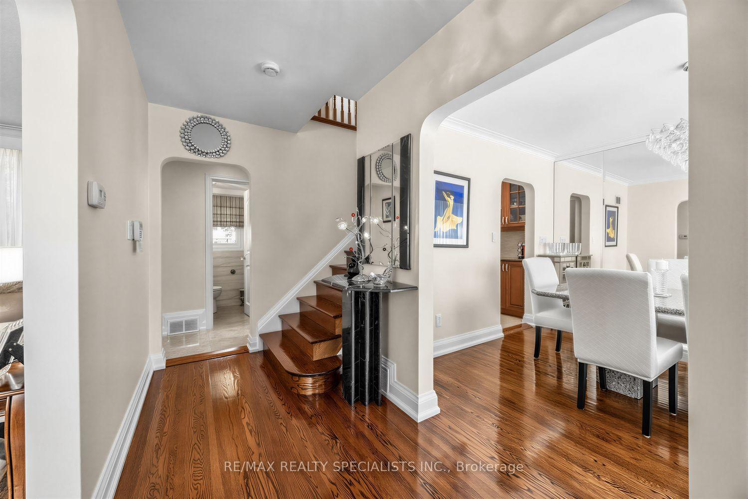 Photo 8 of 1211 Royal York Road, Etobicoke, Edenbridge-Humber Valley — HOMEH
