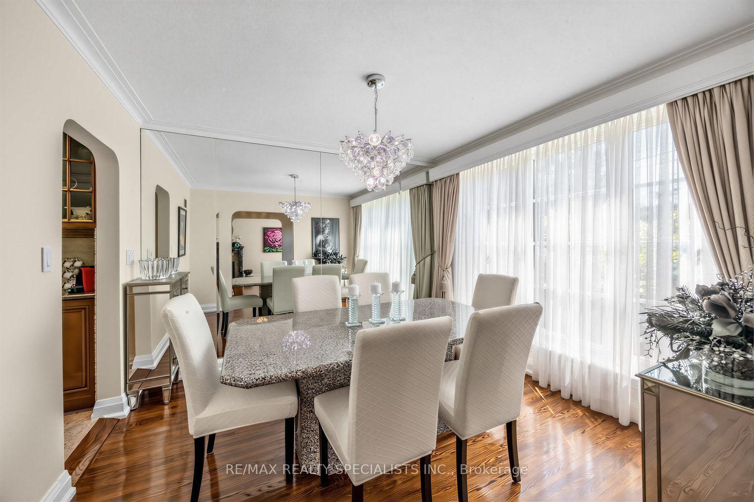Photo 9 of 1211 Royal York Road, Etobicoke, Edenbridge-Humber Valley — HOMEH