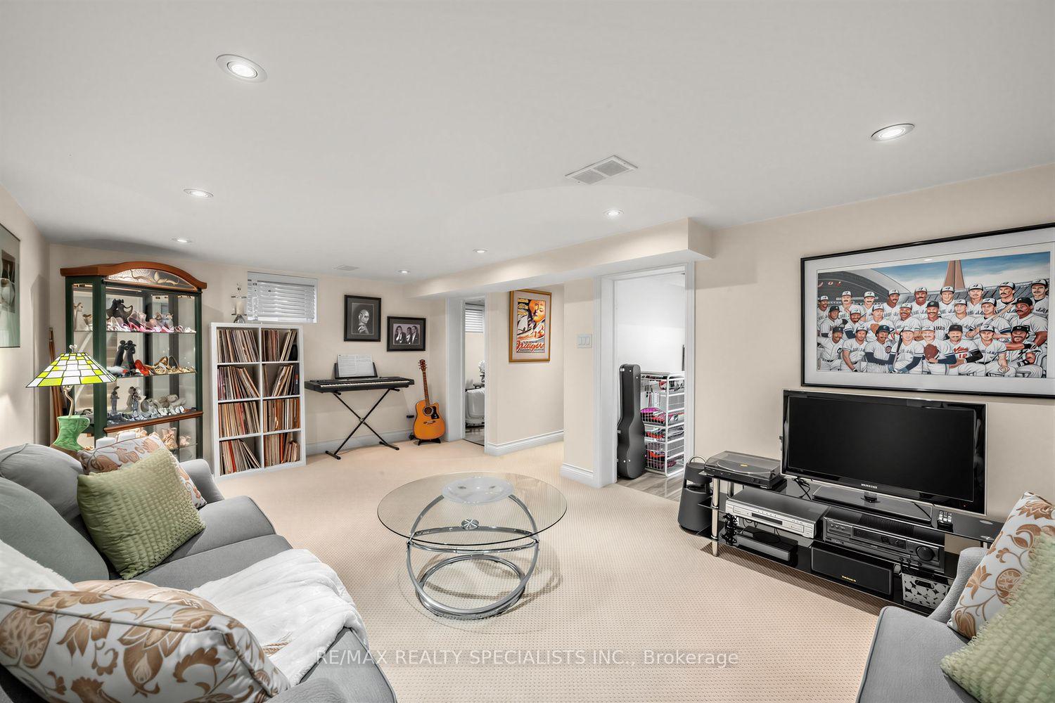 Photo 26 of 1211 Royal York Road, Etobicoke, Edenbridge-Humber Valley — HOMEH