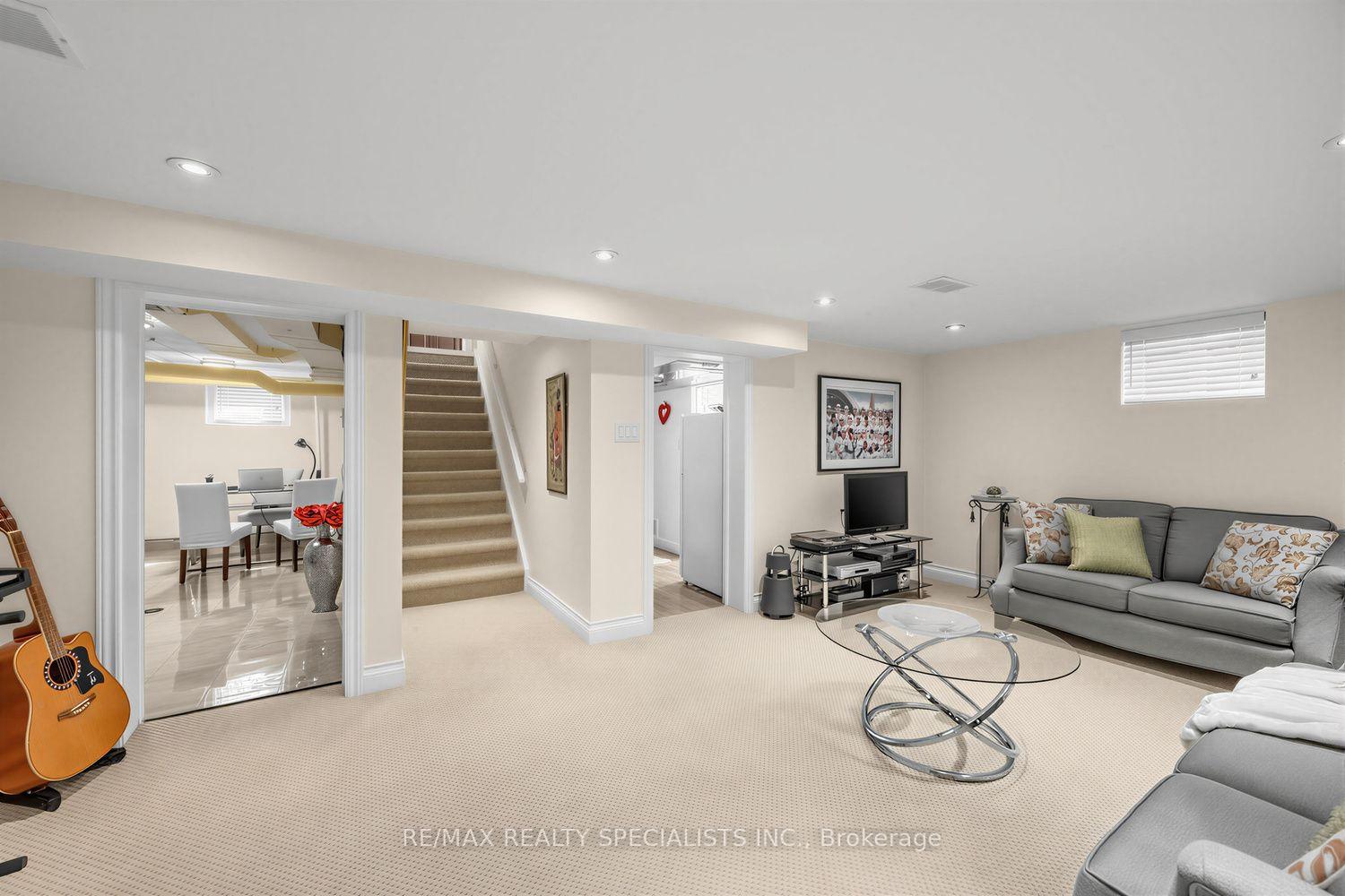 Photo 24 of 1211 Royal York Road, Etobicoke, Edenbridge-Humber Valley — HOMEH