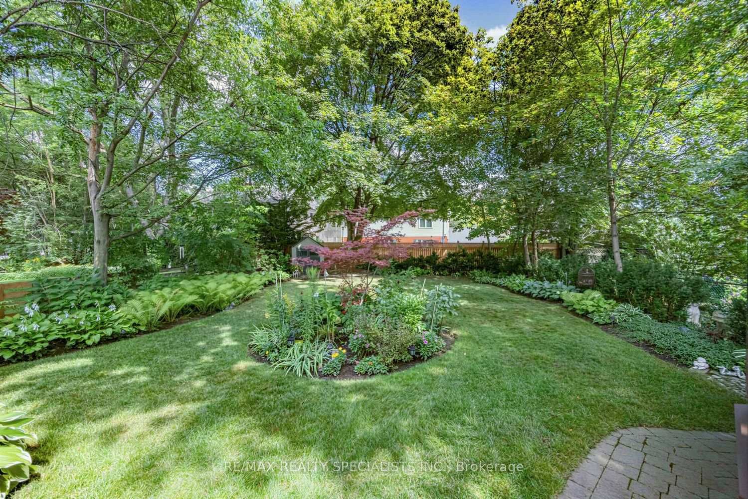 Photo 36 of 1211 Royal York Road, Etobicoke, Edenbridge-Humber Valley — HOMEH