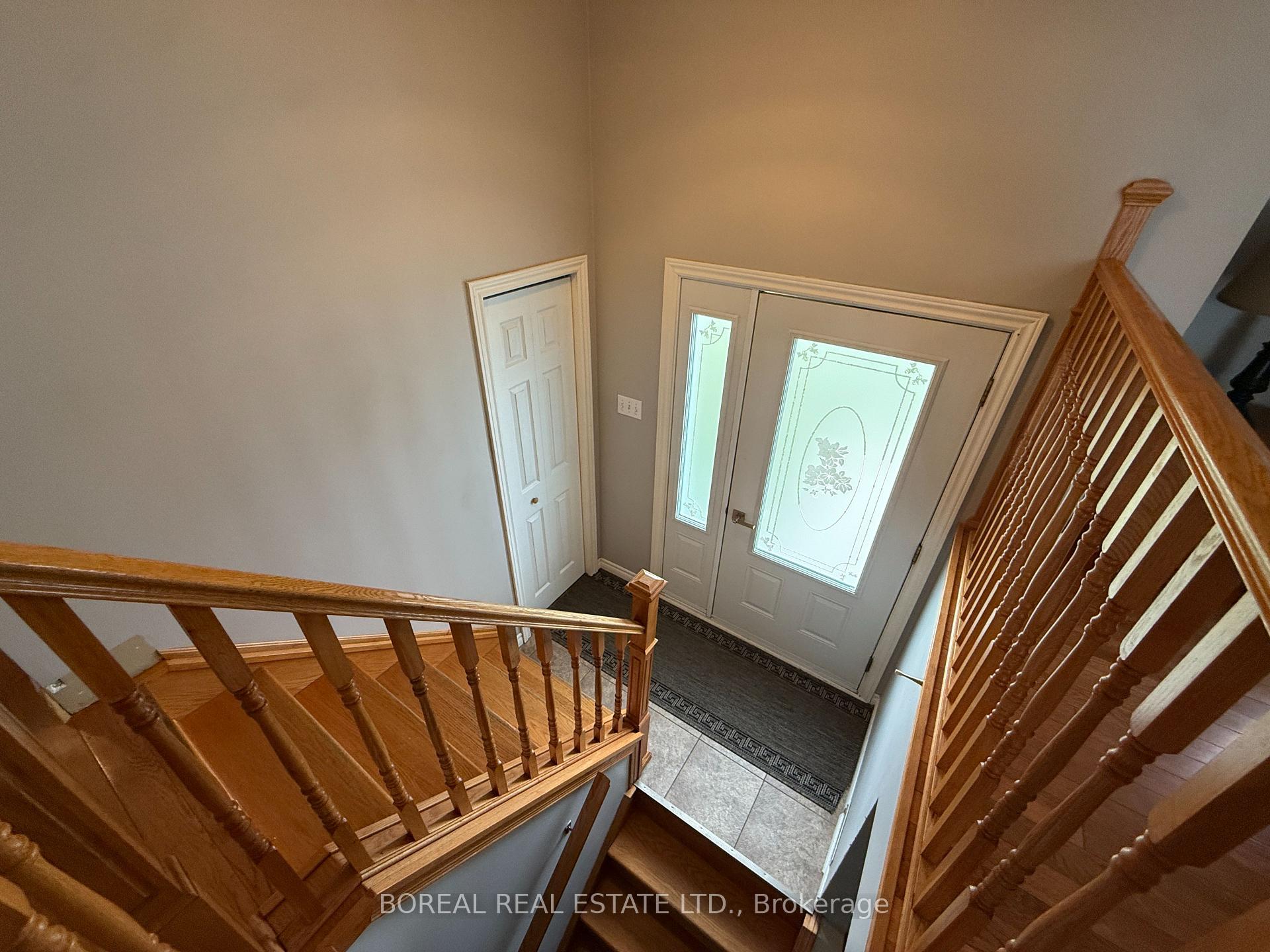 Photo 16 of 30 Eighteenth Avenue, Cochrane — HOMEH
