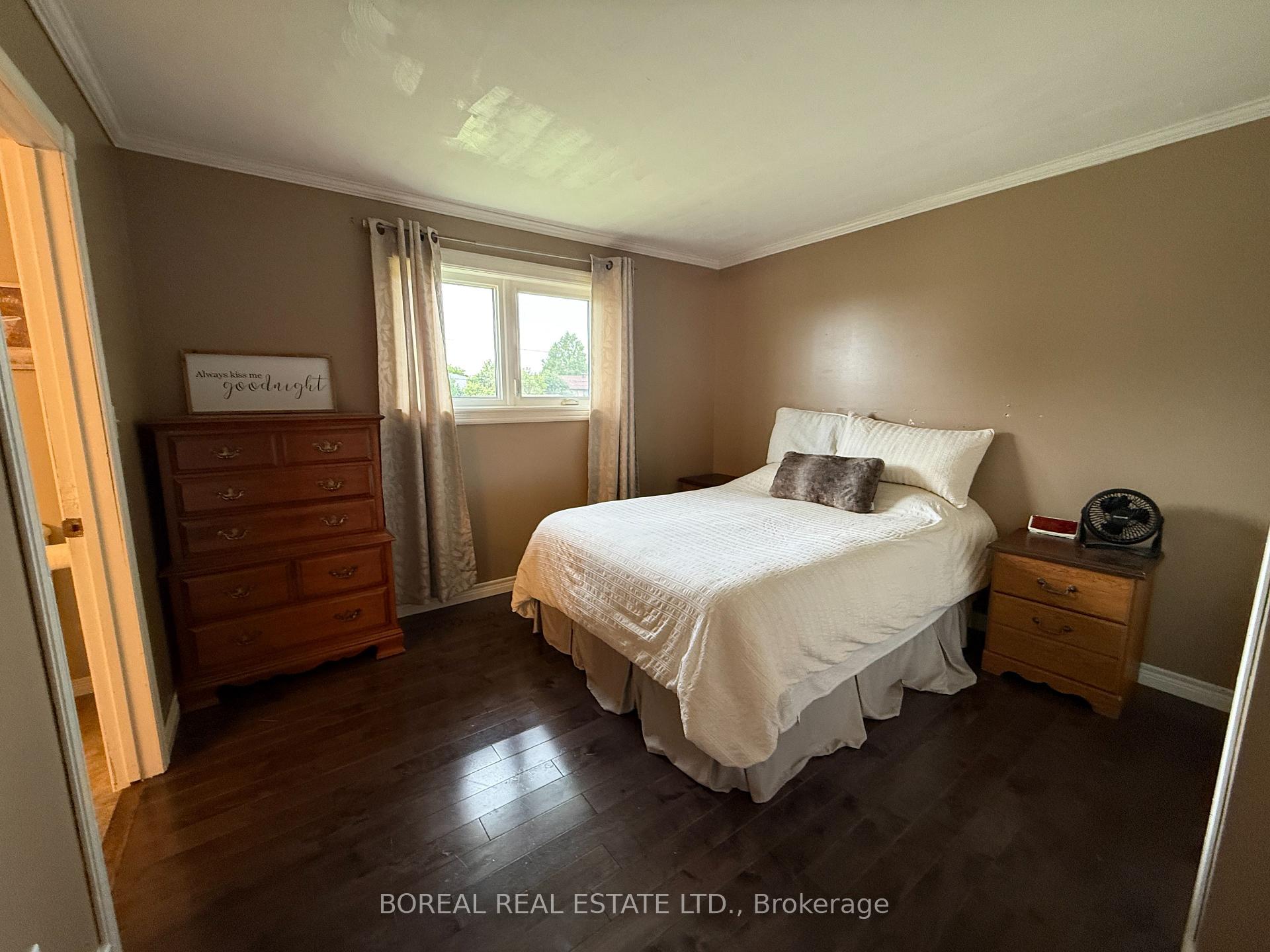 Photo 26 of 30 Eighteenth Avenue, Cochrane — HOMEH
