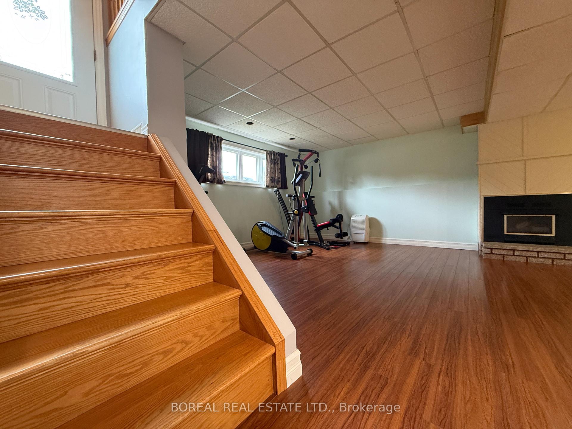 Photo 32 of 30 Eighteenth Avenue, Cochrane — HOMEH