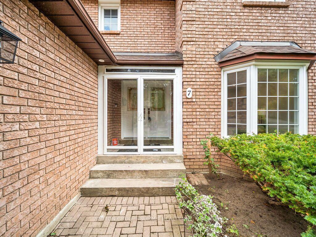 Photo 4 of 7 Winding Court, Scarborough, Highland Creek — HOMEH