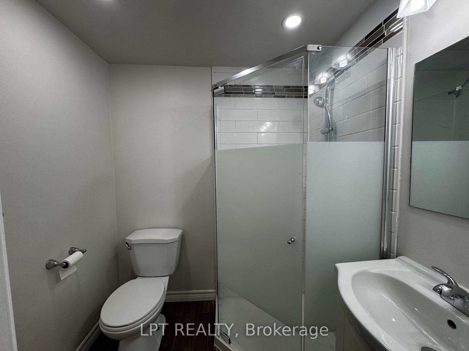 Photo 9 of 17 Alabaster Drive, Brampton, Brampton North — HOMEH