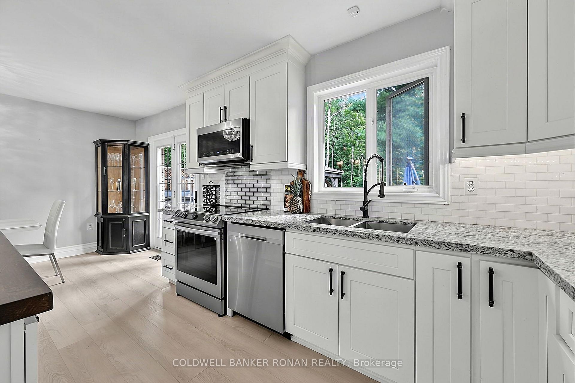 Photo 10 of 57 Pine Park Boulevard, Adjala-Tosorontio, Everett — HOMEH
