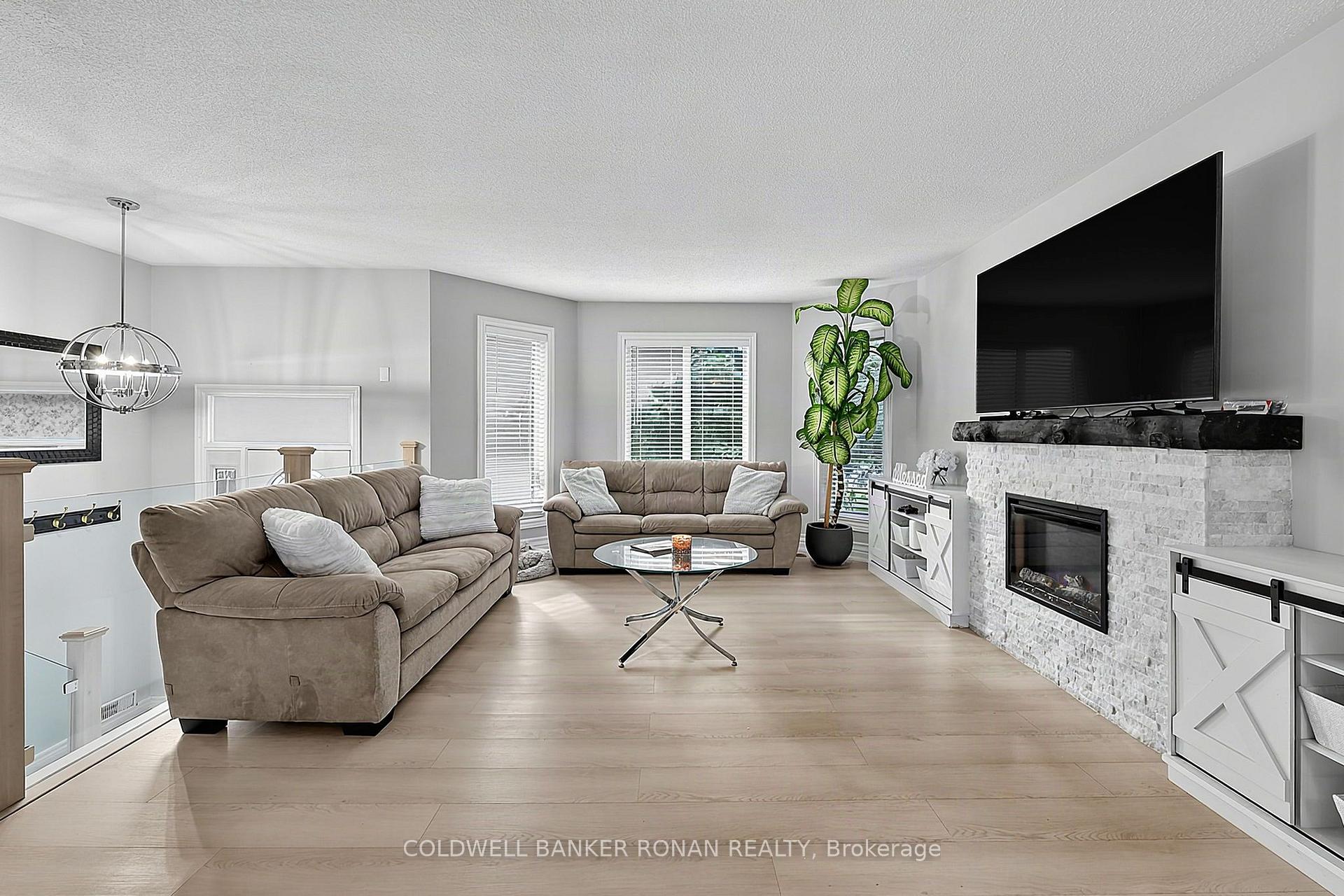 Photo 14 of 57 Pine Park Boulevard, Adjala-Tosorontio, Everett — HOMEH