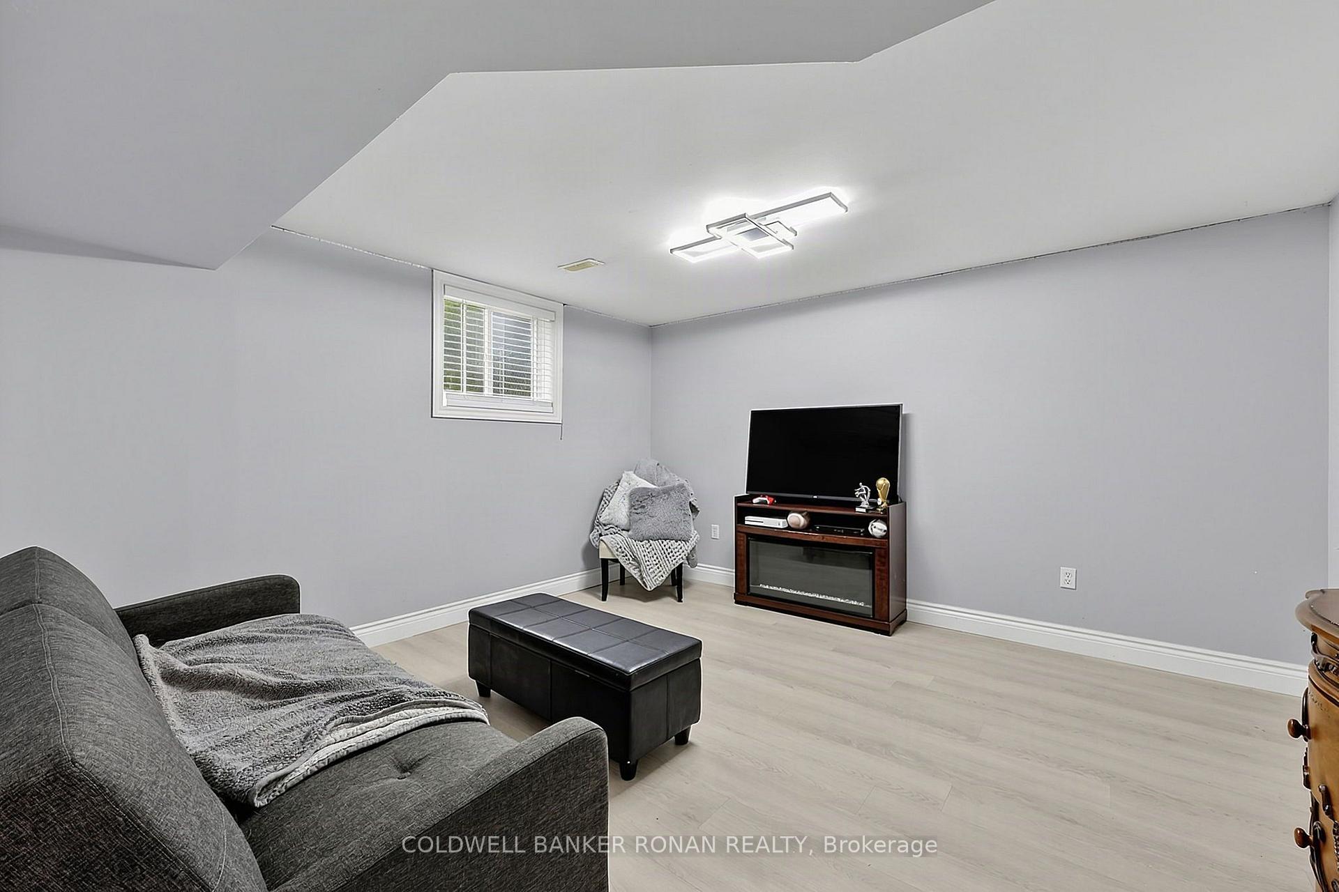 Photo 25 of 57 Pine Park Boulevard, Adjala-Tosorontio, Everett — HOMEH