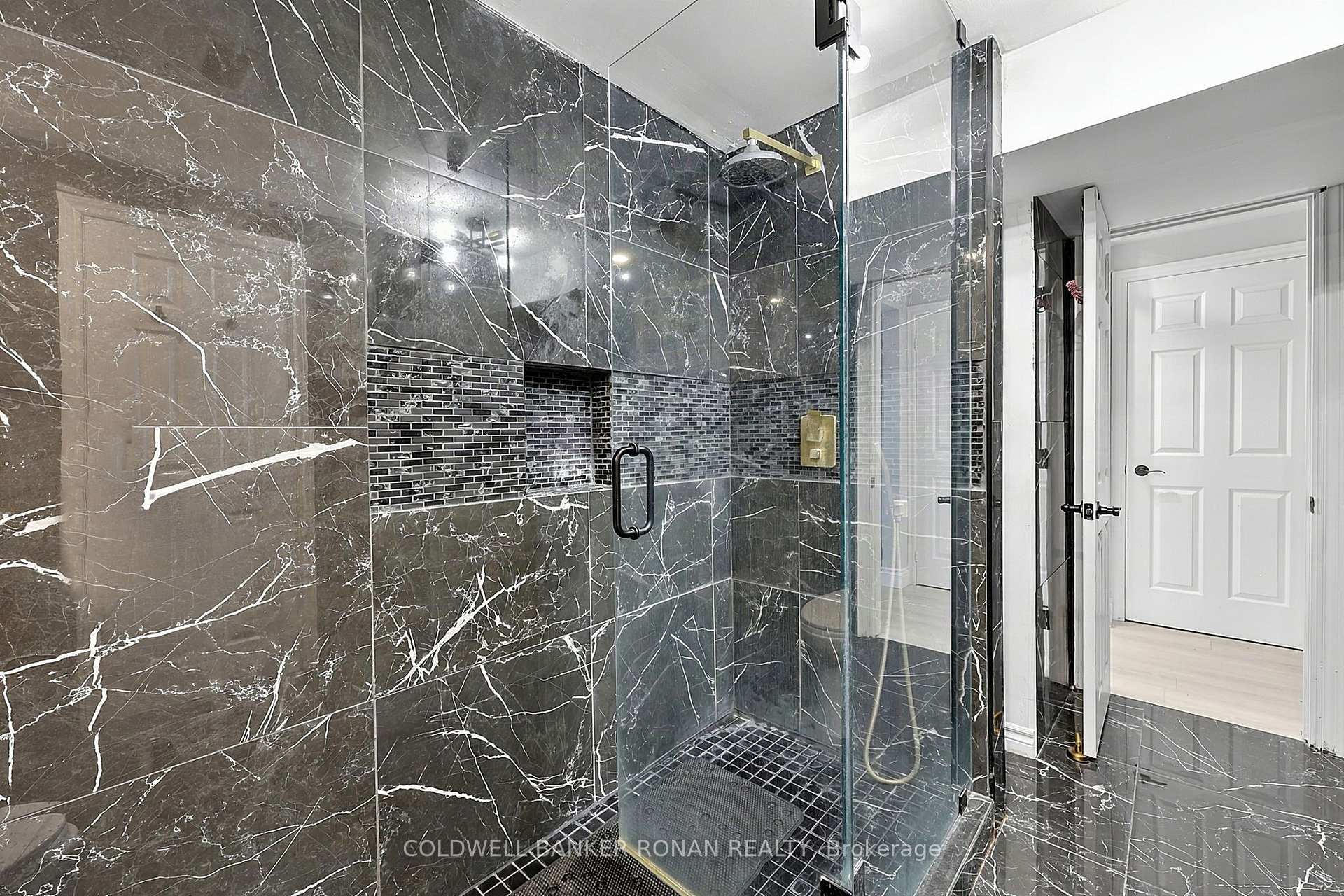 Photo 34 of 57 Pine Park Boulevard, Adjala-Tosorontio, Everett — HOMEH