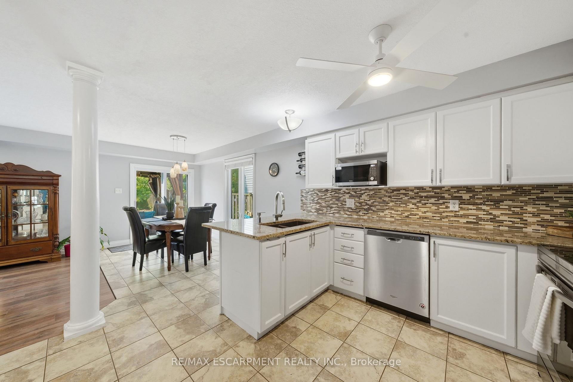 Photo 6 of 784 Butternut Avenue, Waterloo, Clair Hills — HOMEH