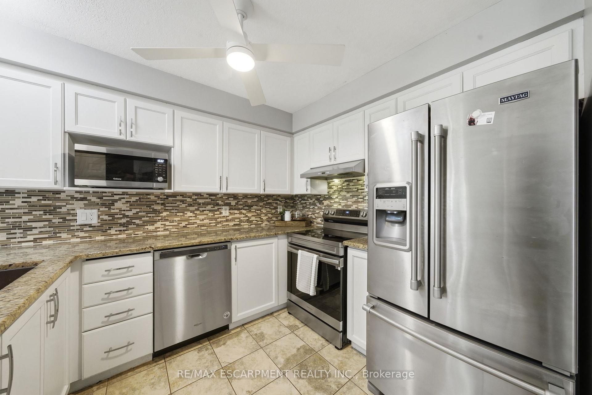 Photo 8 of 784 Butternut Avenue, Waterloo, Clair Hills — HOMEH
