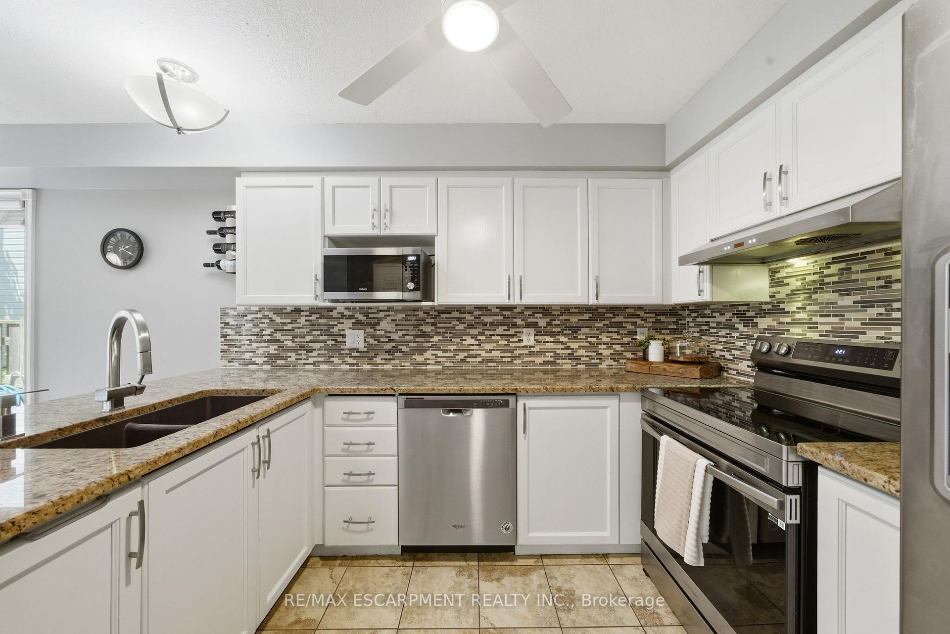 Photo 7 of 784 Butternut Avenue, Waterloo, Clair Hills — HOMEH