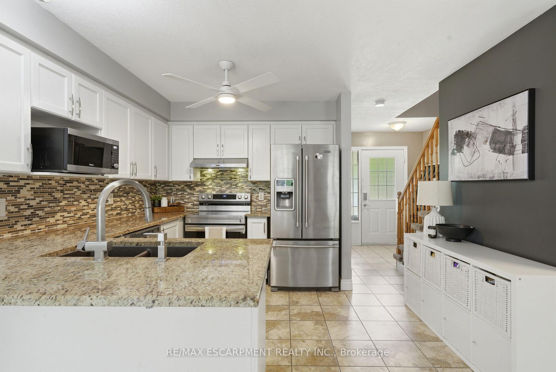 Photo 10 of 784 Butternut Avenue, Waterloo, Clair Hills — HOMEH