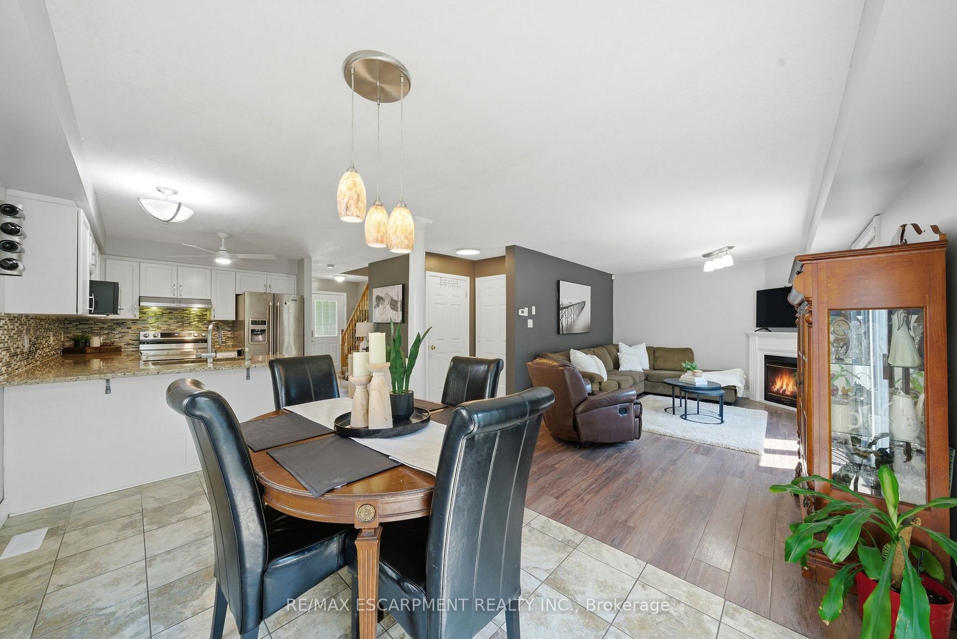 Photo 12 of 784 Butternut Avenue, Waterloo, Clair Hills — HOMEH