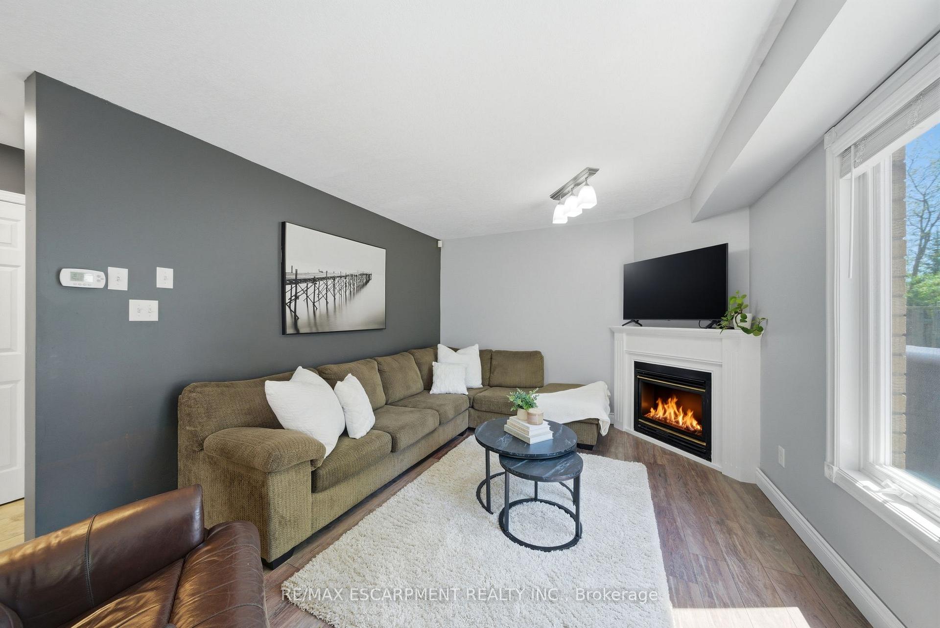 Photo 15 of 784 Butternut Avenue, Waterloo, Clair Hills — HOMEH