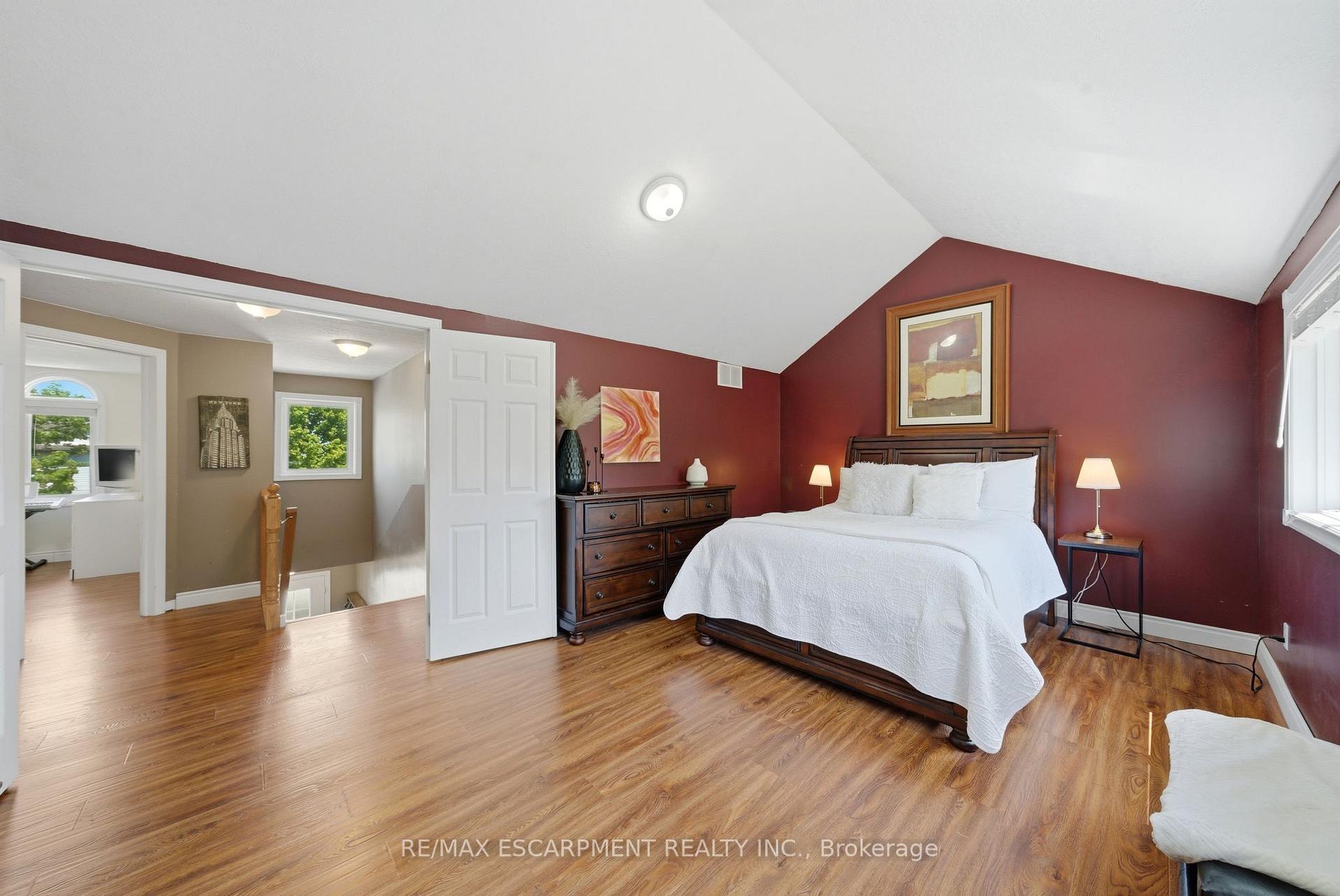 Photo 18 of 784 Butternut Avenue, Waterloo, Clair Hills — HOMEH