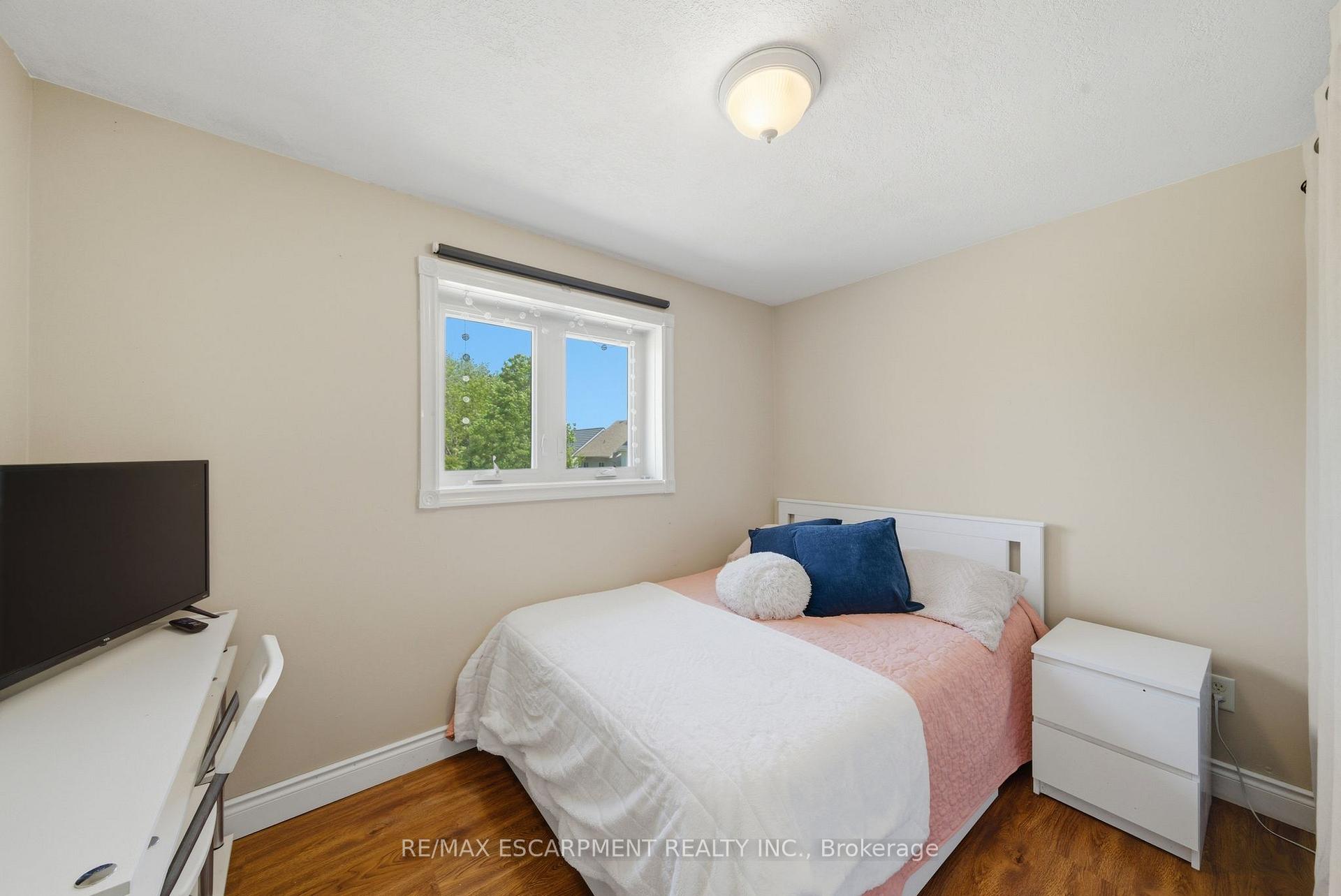 Photo 20 of 784 Butternut Avenue, Waterloo, Clair Hills — HOMEH