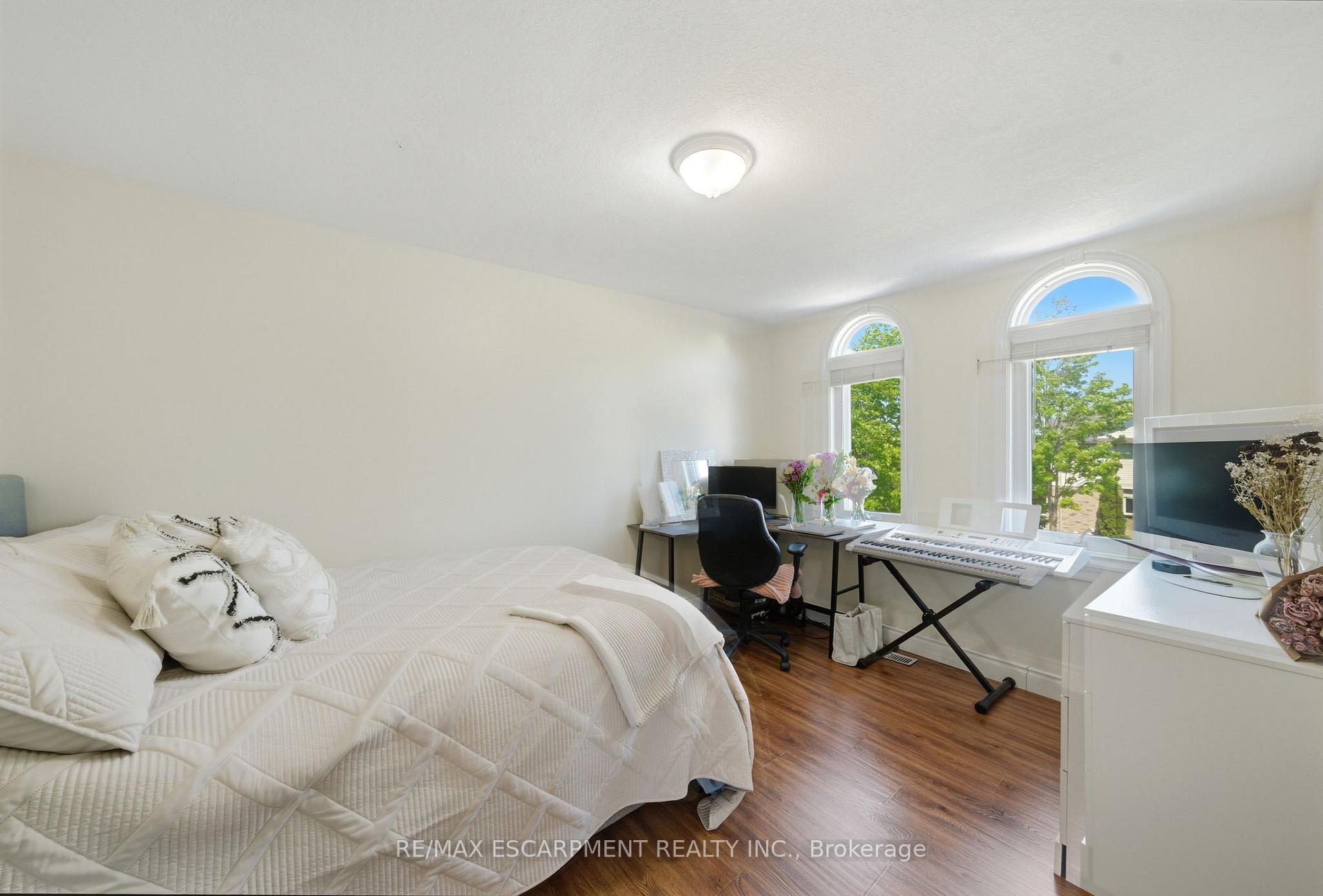 Photo 22 of 784 Butternut Avenue, Waterloo, Clair Hills — HOMEH