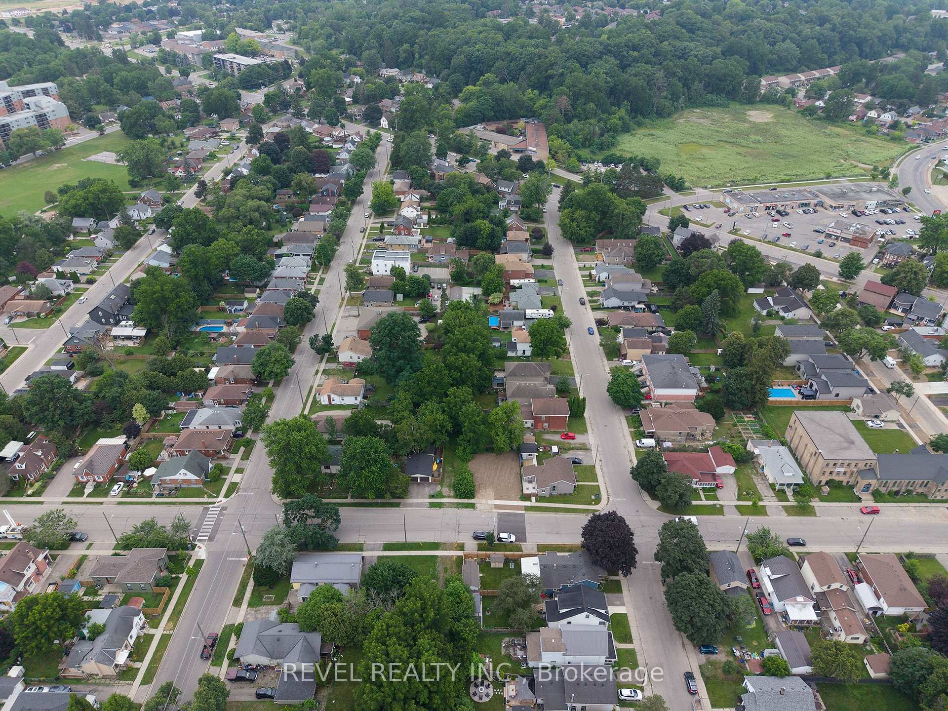Photo 11 of 145 Catharine Avenue, Brantford, Old West Brant — HOMEH