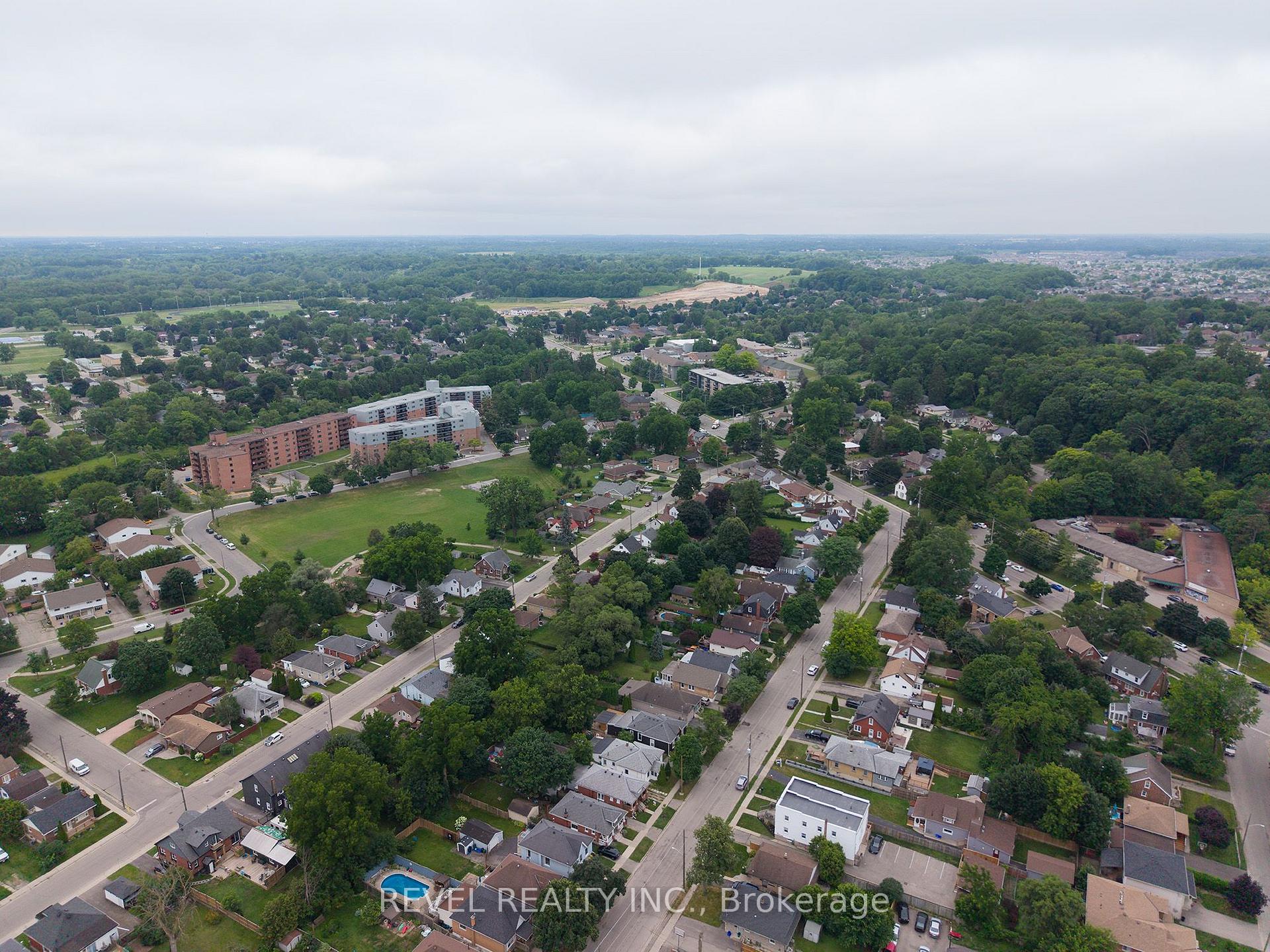 Photo 12 of 145 Catharine Avenue, Brantford, Old West Brant — HOMEH