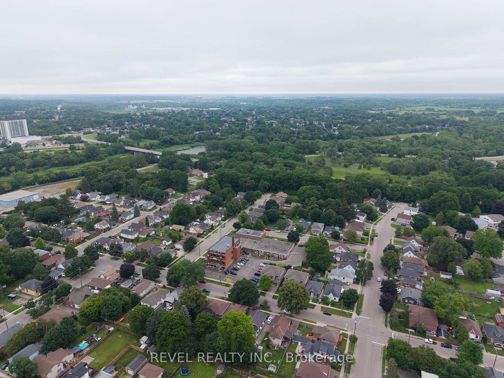 Photo 14 of 145 Catharine Avenue, Brantford, Old West Brant — HOMEH