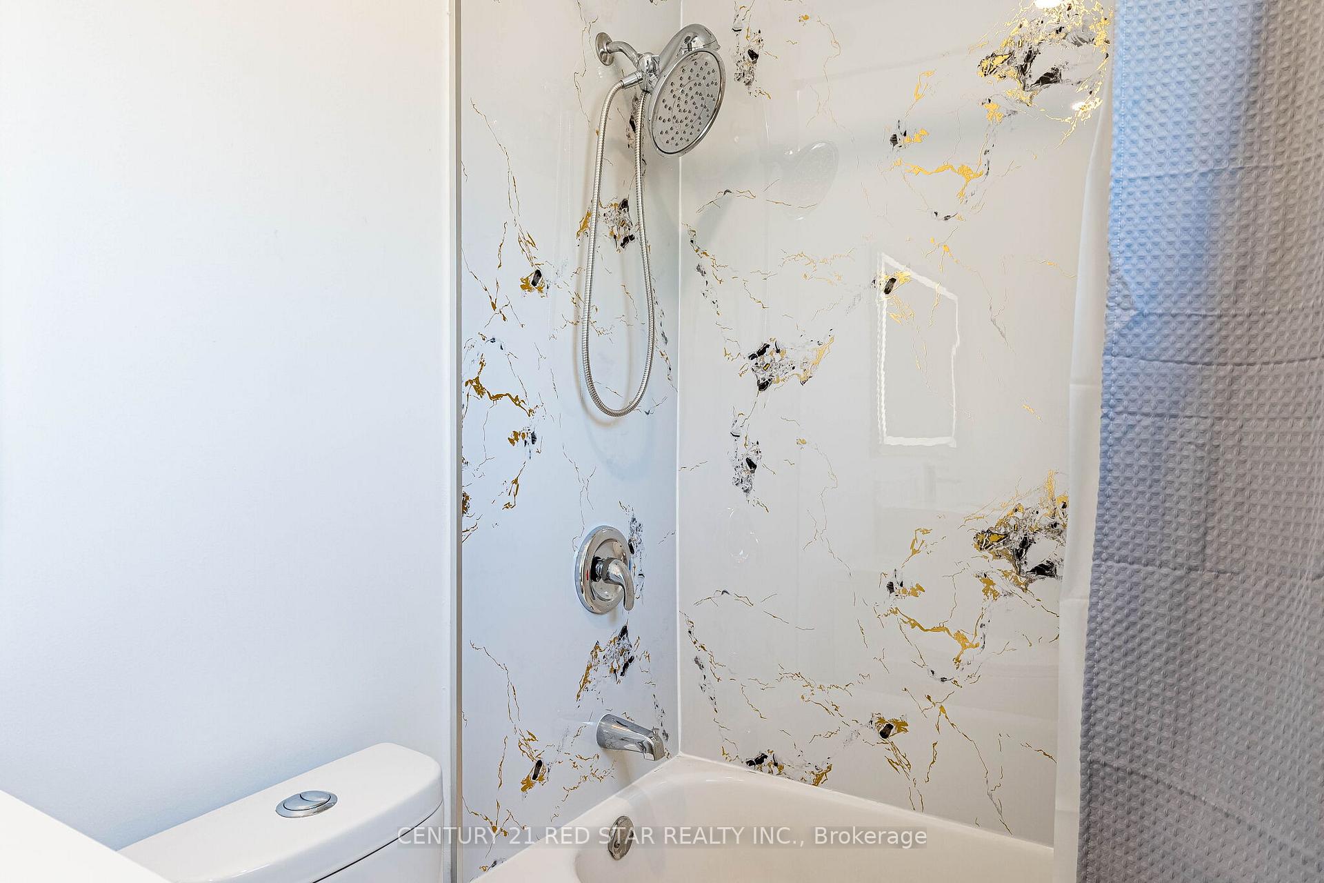 Photo 23 of 42 Broadfield Drive, Etobicoke, Markland Wood — HOMEH