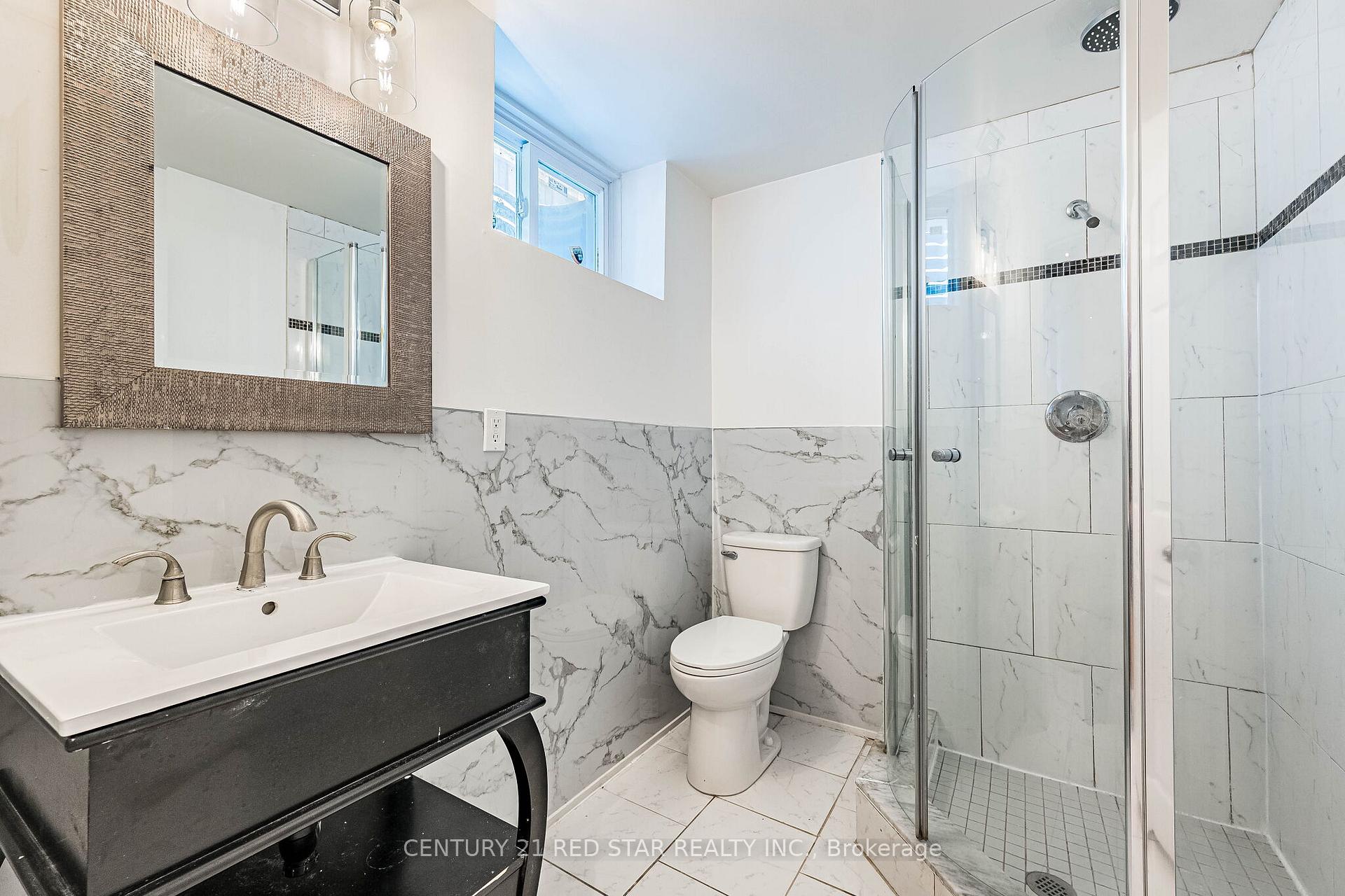 Photo 38 of 42 Broadfield Drive, Etobicoke, Markland Wood — HOMEH