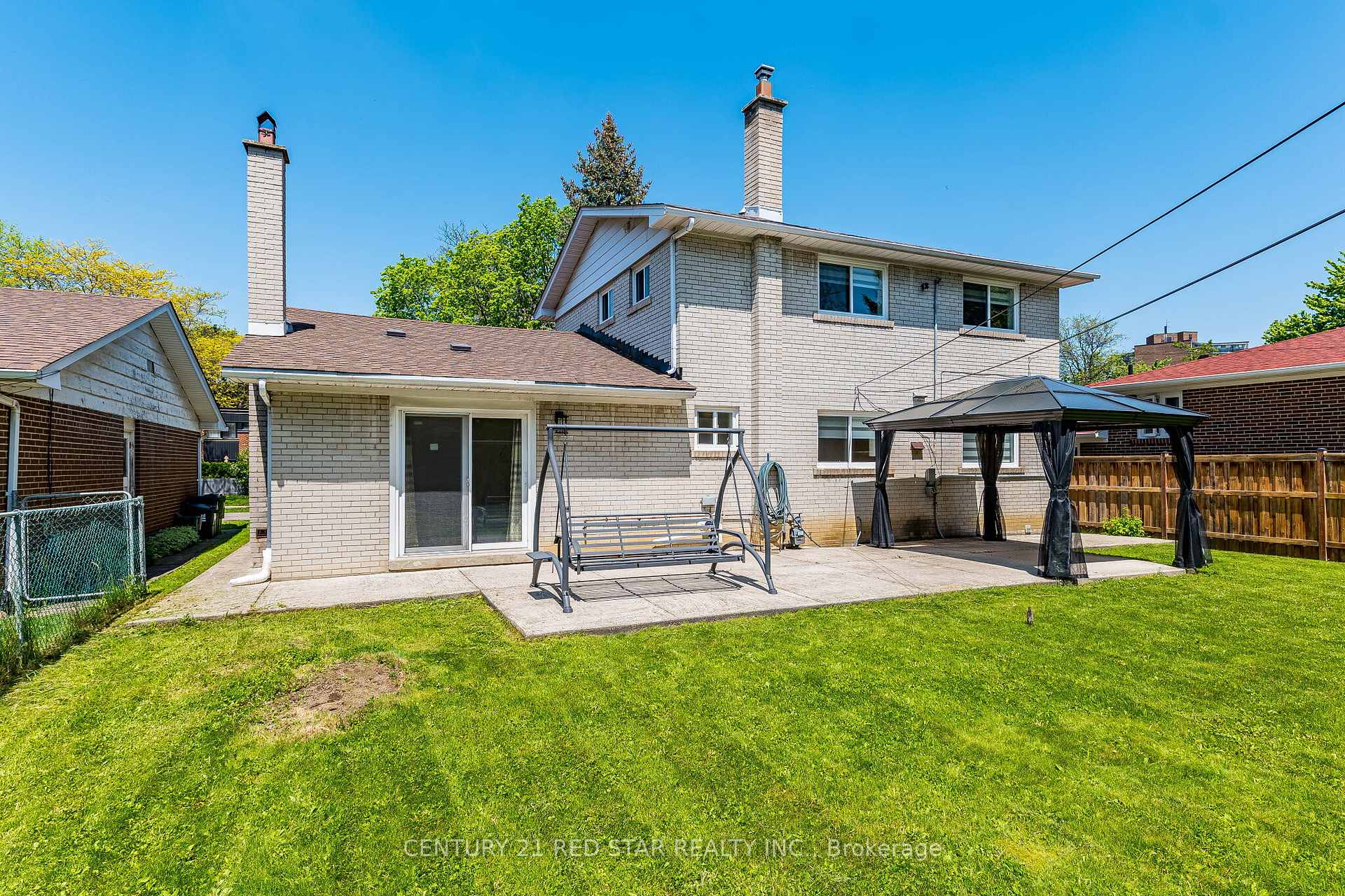 Photo 46 of 42 Broadfield Drive, Etobicoke, Markland Wood — HOMEH