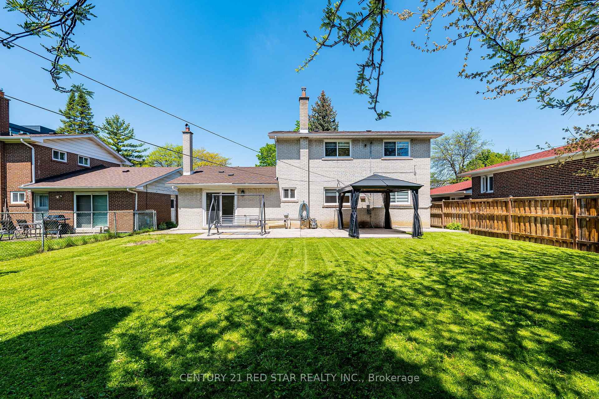 Photo 47 of 42 Broadfield Drive, Etobicoke, Markland Wood — HOMEH