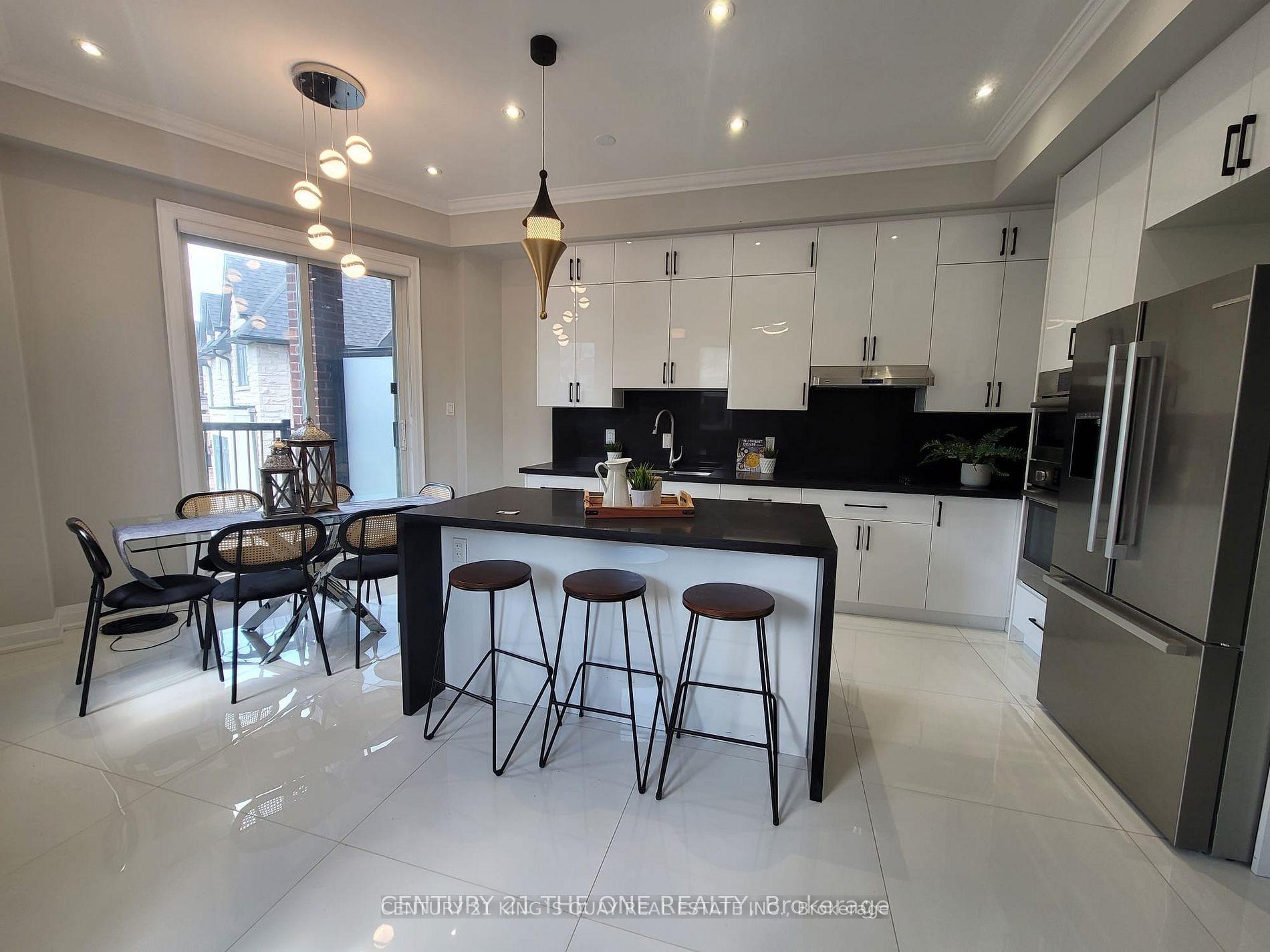 Photo 7 of 323 Sutherland Drive, Toronto, Leaside — HOMEH