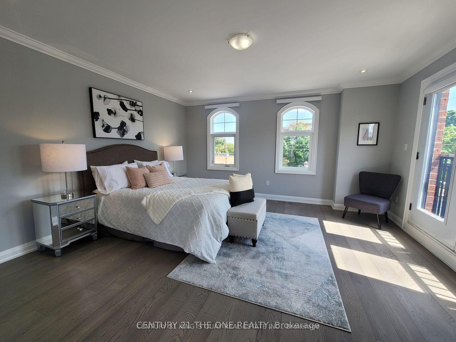 Photo 11 of 323 Sutherland Drive, Toronto, Leaside — HOMEH
