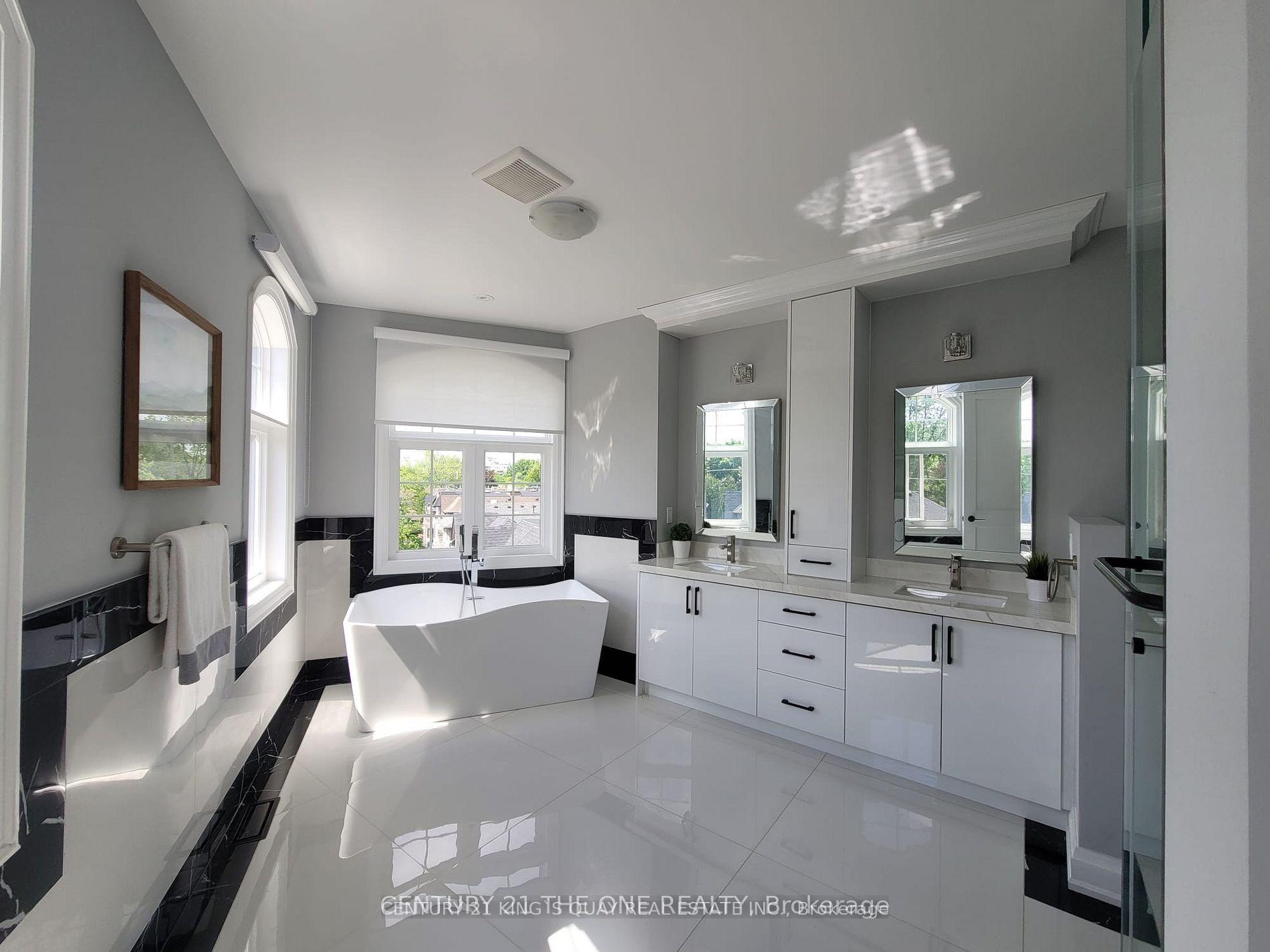 Photo 15 of 323 Sutherland Drive, Toronto, Leaside — HOMEH