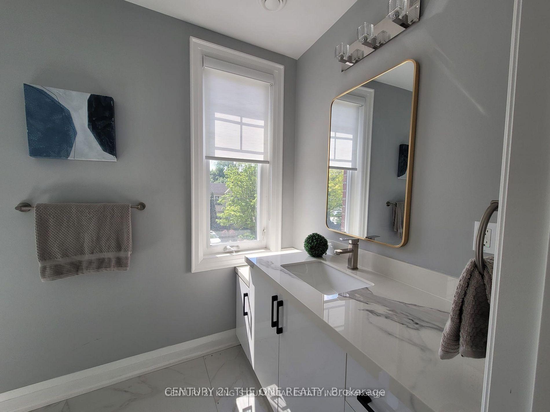 Photo 21 of 323 Sutherland Drive, Toronto, Leaside — HOMEH