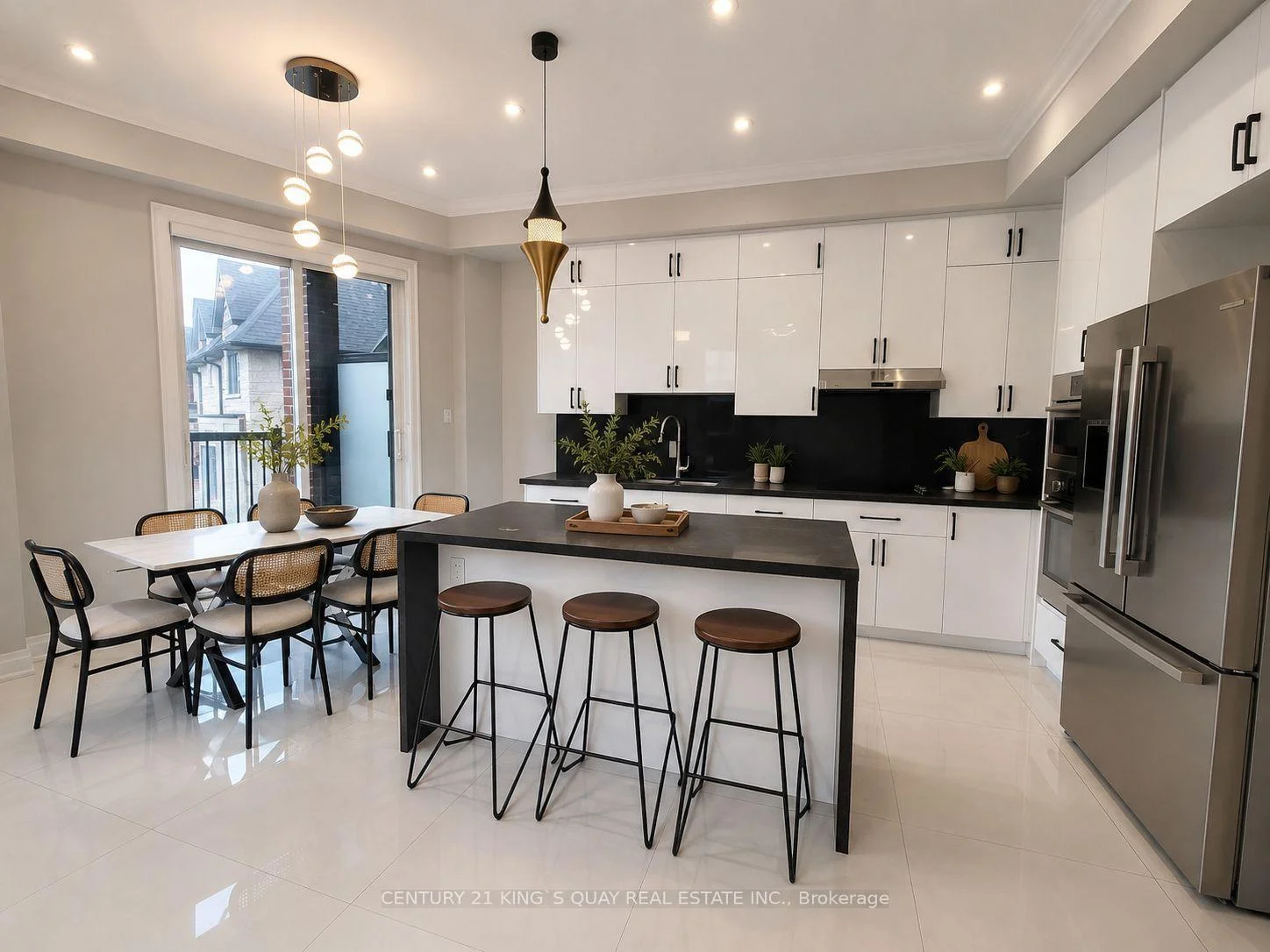 Photo 8 of 323 Sutherland Drive, Toronto, Leaside — HOMEH