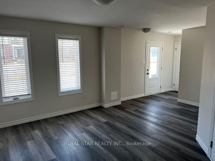 Photo 2 of Unit 32, 2529 Meadowlands Way, London, North R — HOMEH